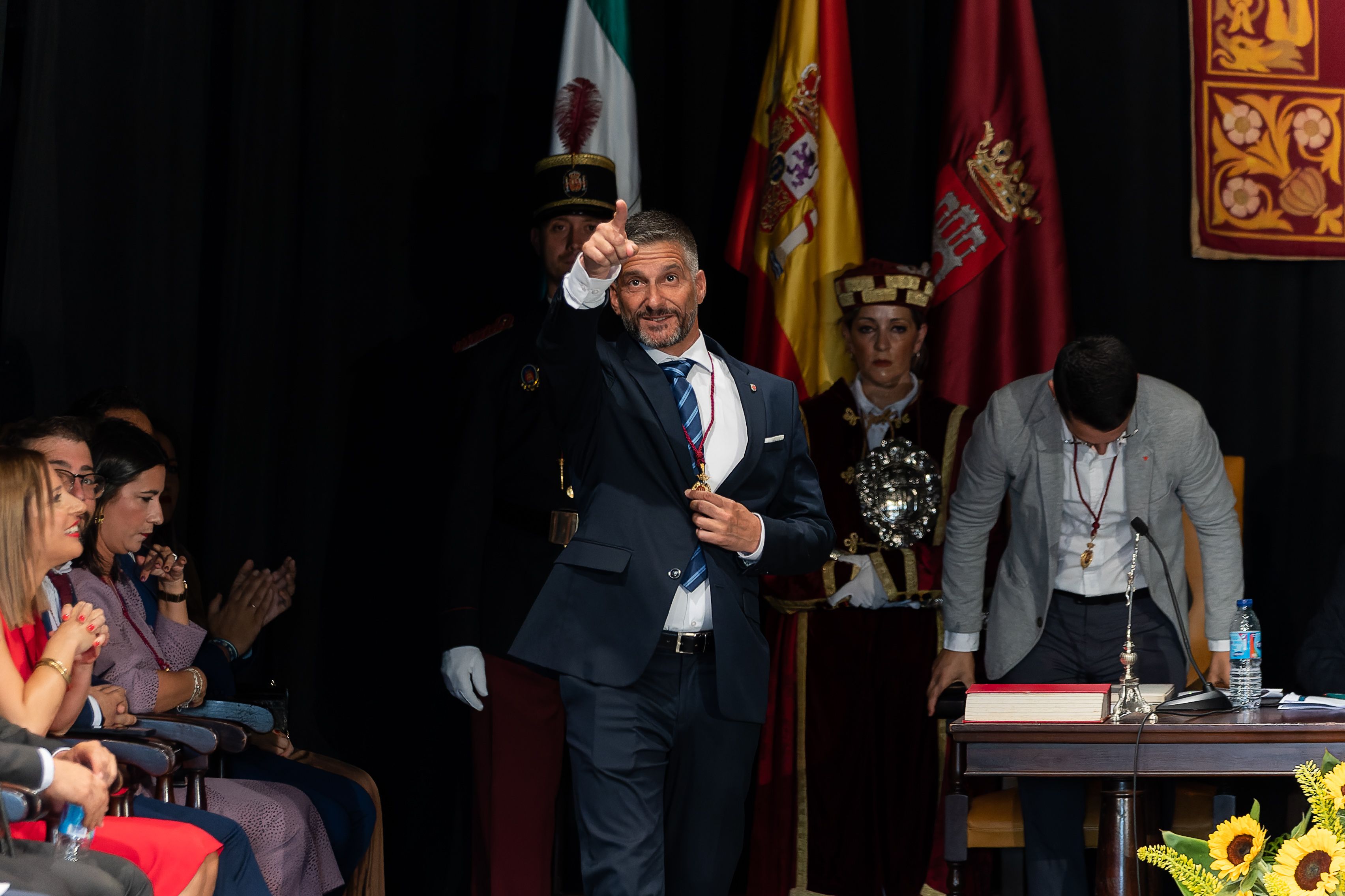 Acto de investidura de Miguel Rodríguez como alcalde de Arcos