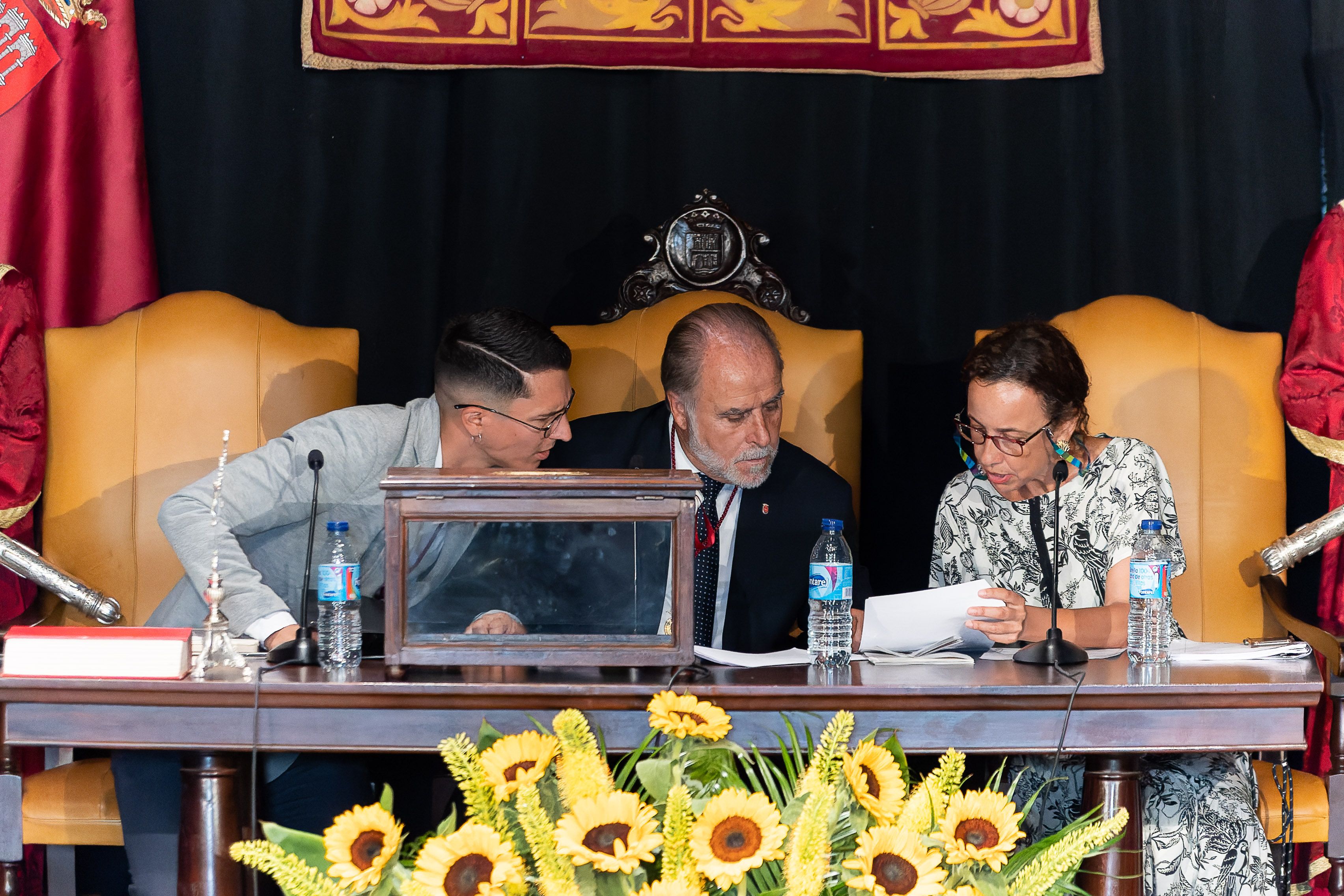 Acto de investidura de Miguel Rodríguez como alcalde de Arcos