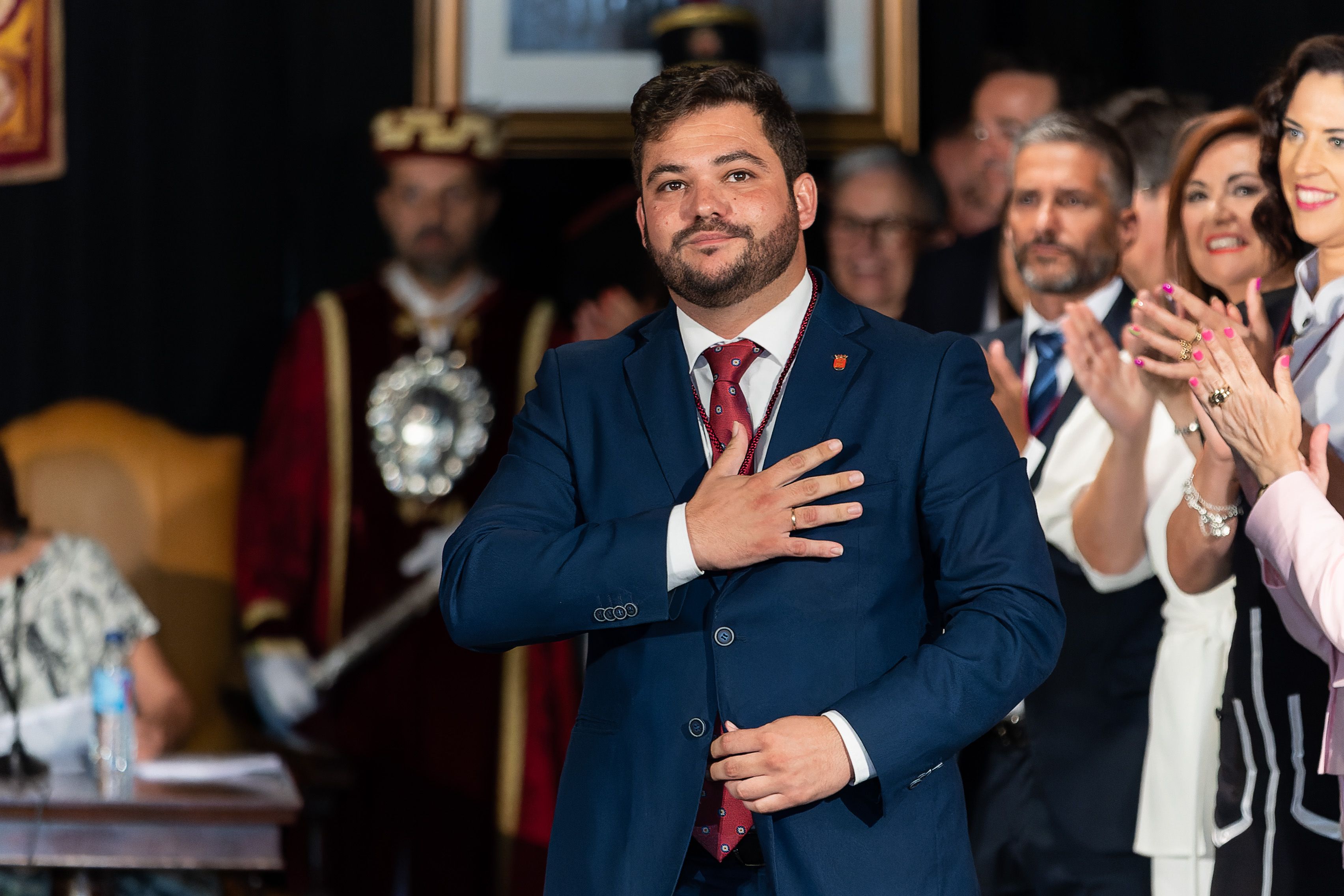 Acto de investidura de Miguel Rodríguez como alcalde de Arcos