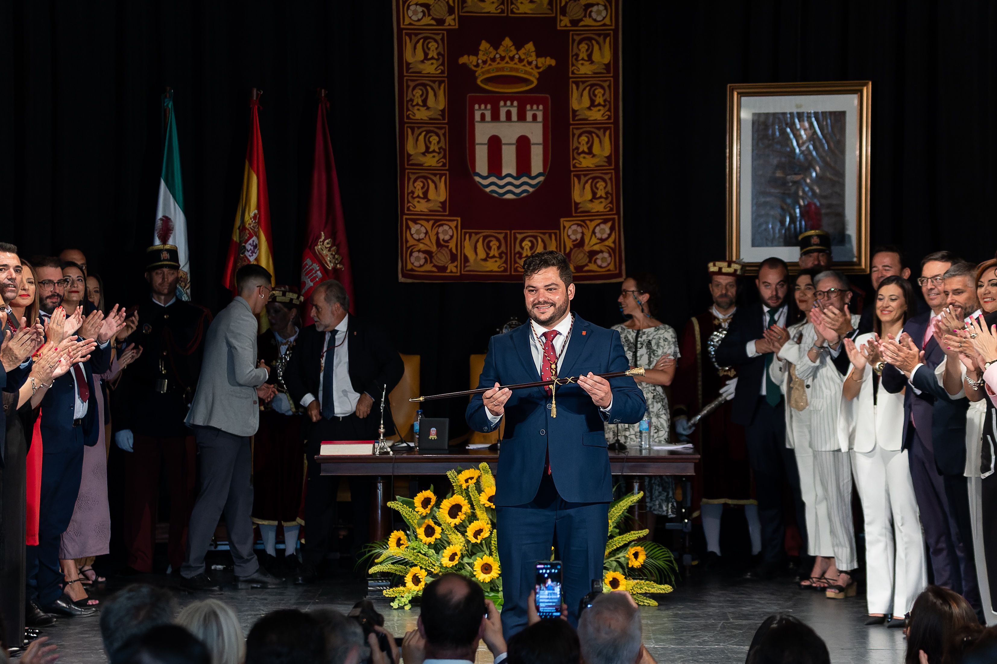 Miguel Rodríguez, tomando posesión del bastón de mando de Arcos.