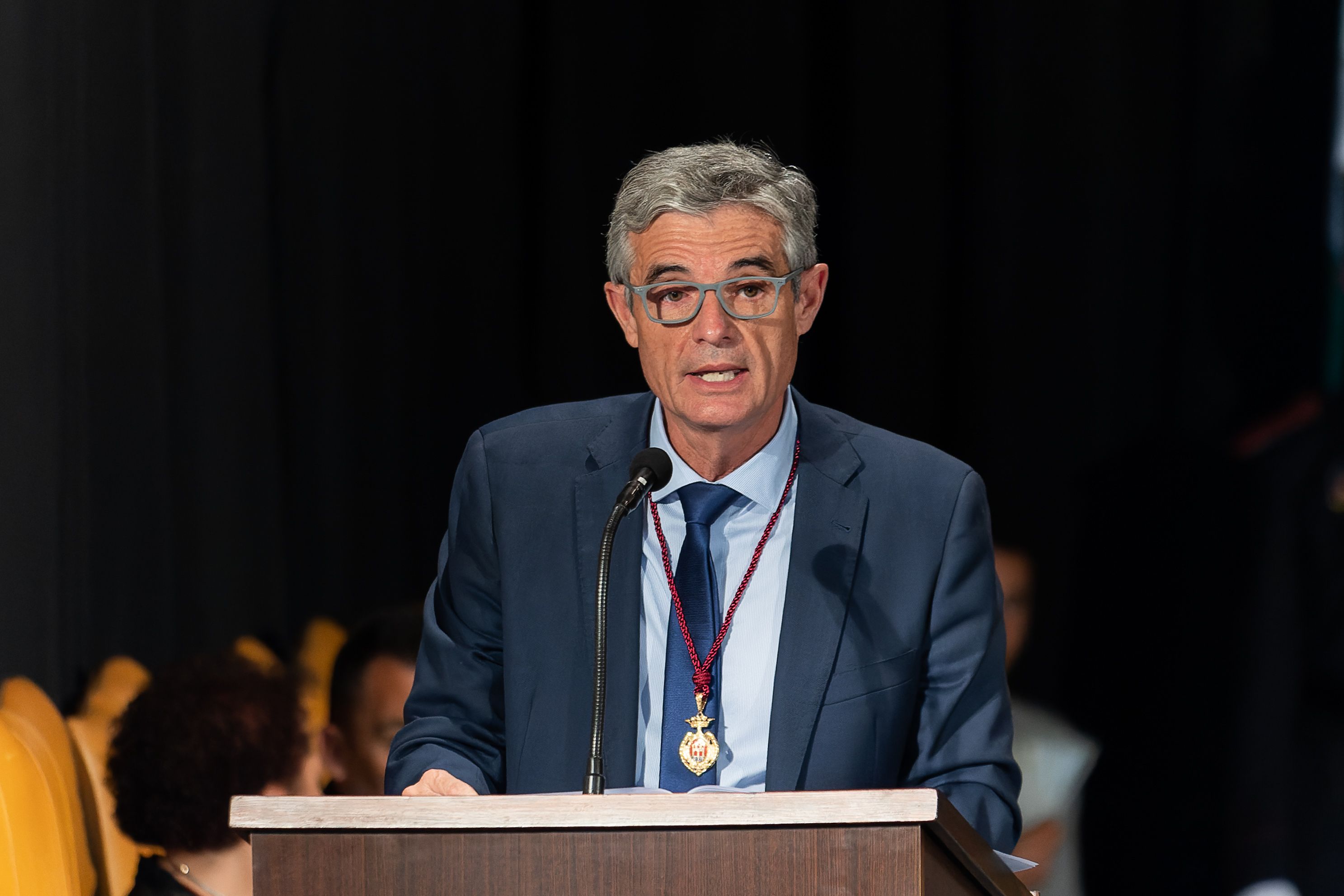 Acto de investidura de Miguel Rodríguez como alcalde de Arcos