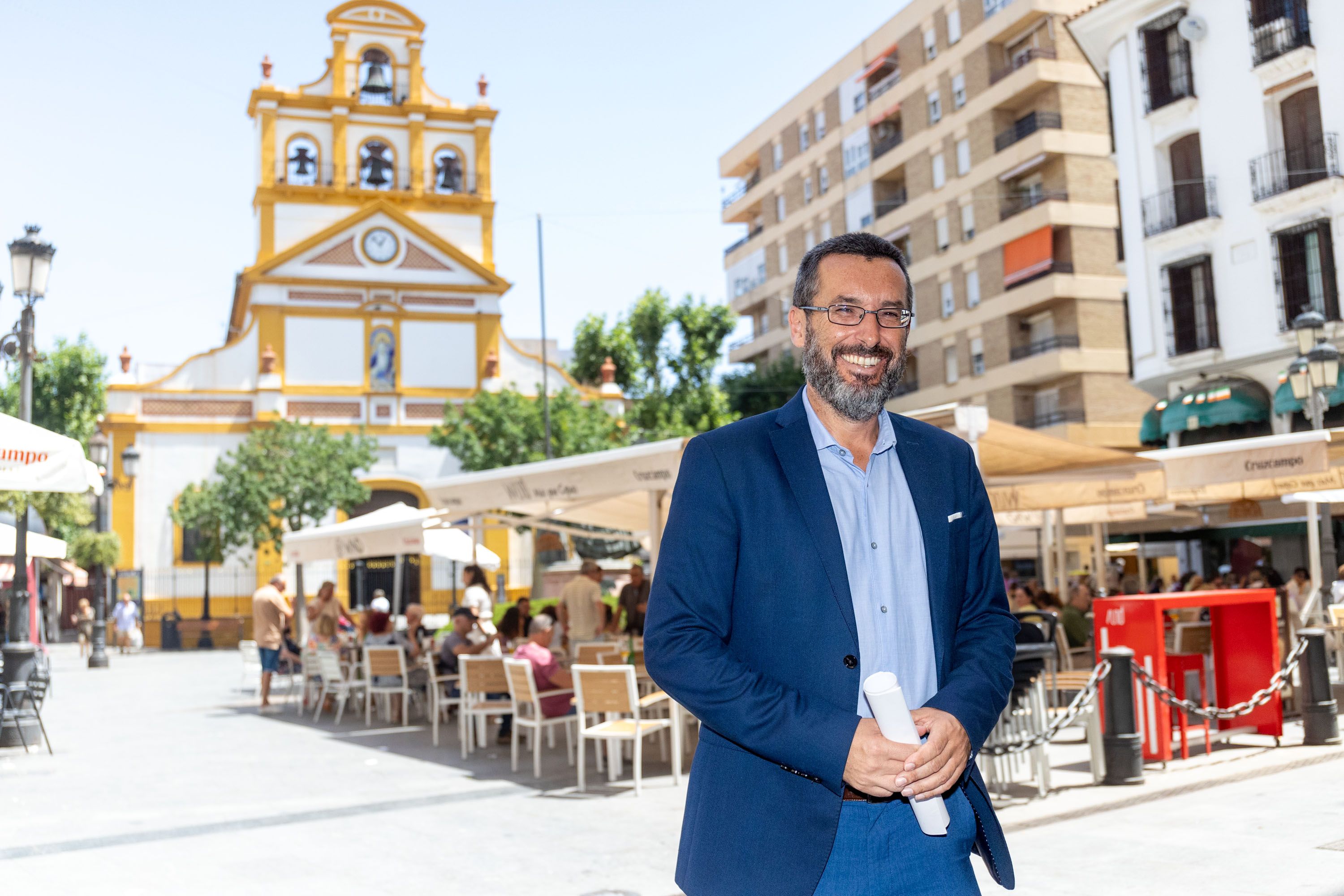 Juan Franco, alcalde de La Línea, en el centro de su ciudad tras la entrevista.