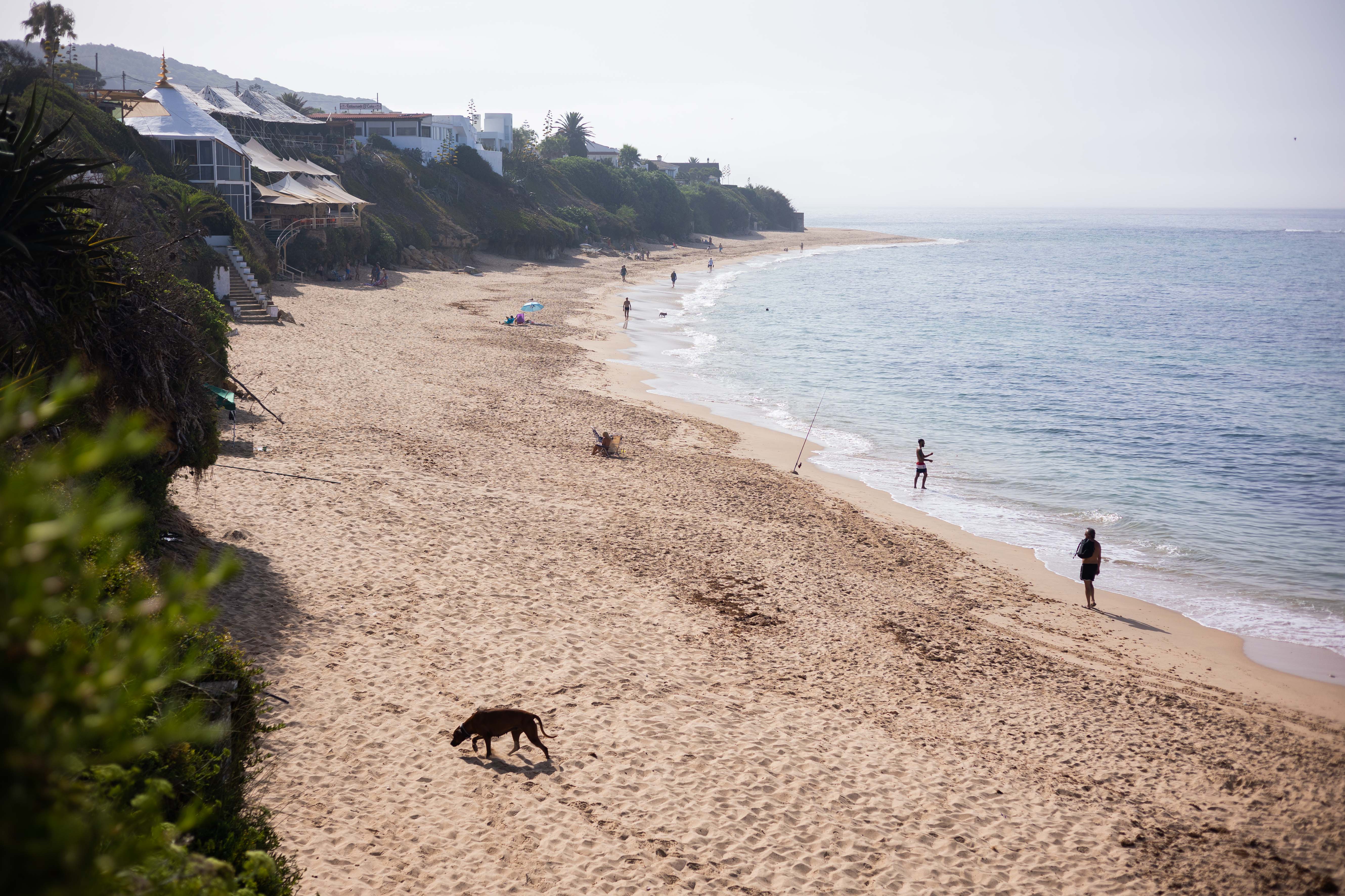 Playa de Los Caños de Meca en plena temporada alta.