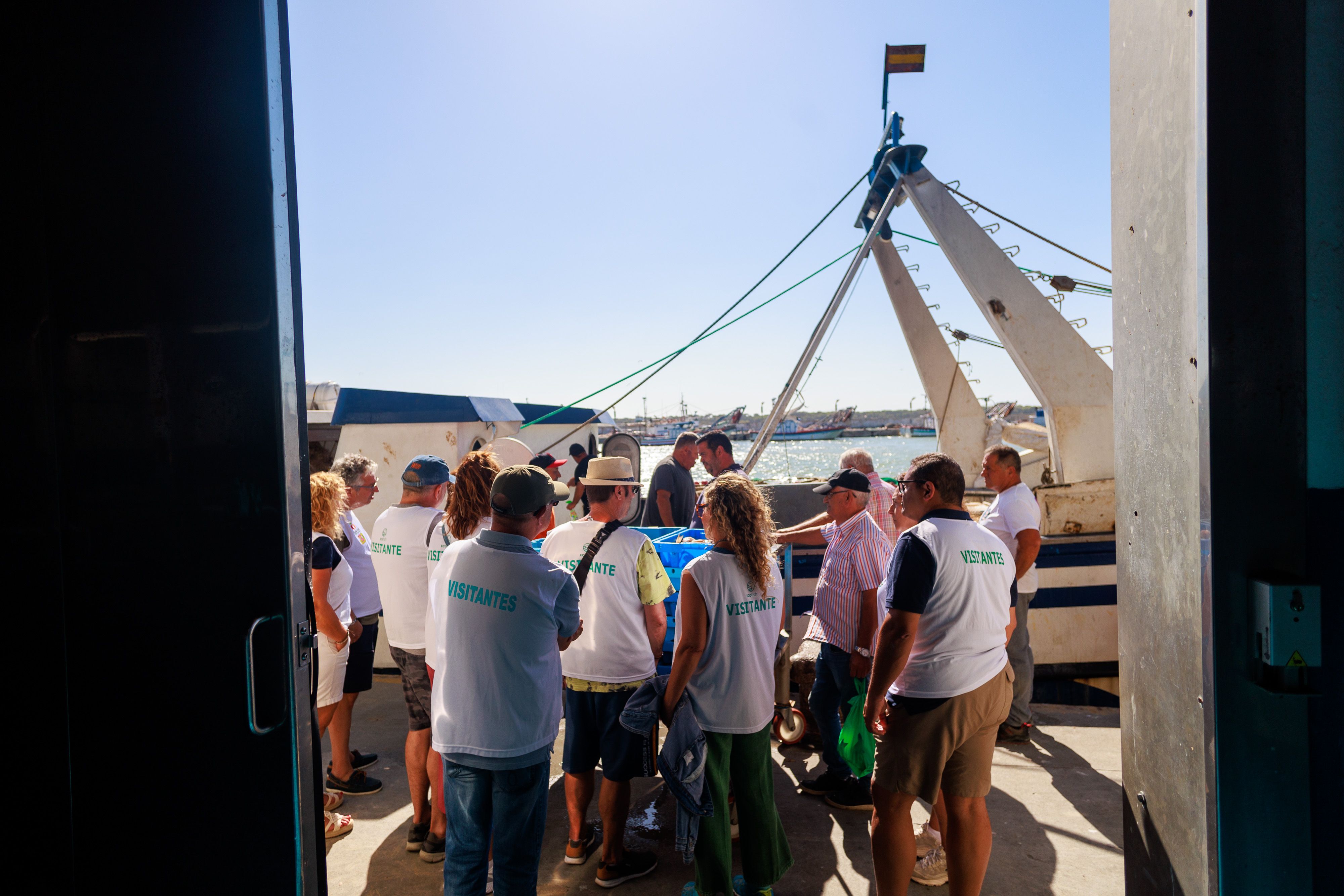 La lonja de Sanlúcar visitada por los turistas