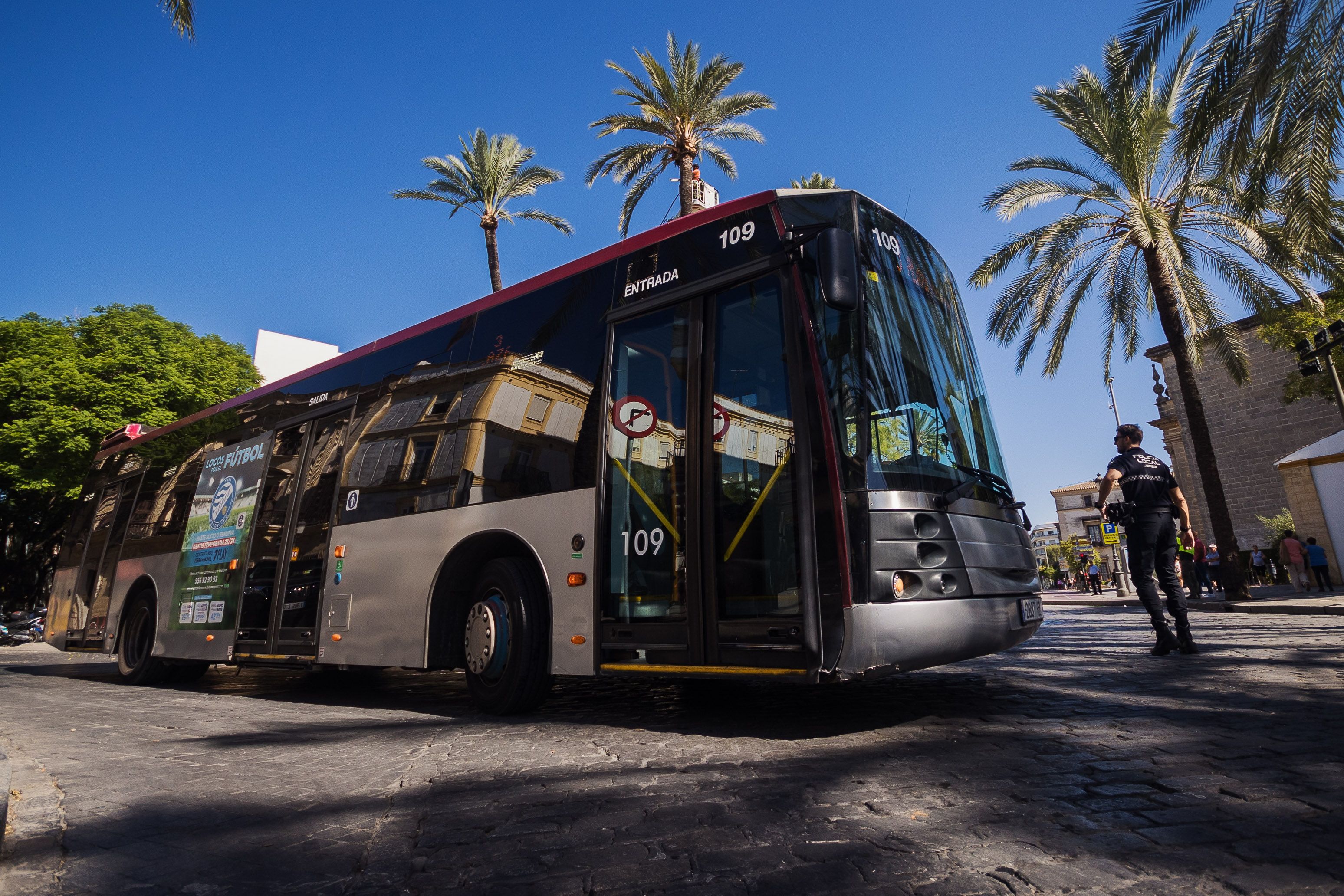 Uno de los autobuses urbanos de Jerez.