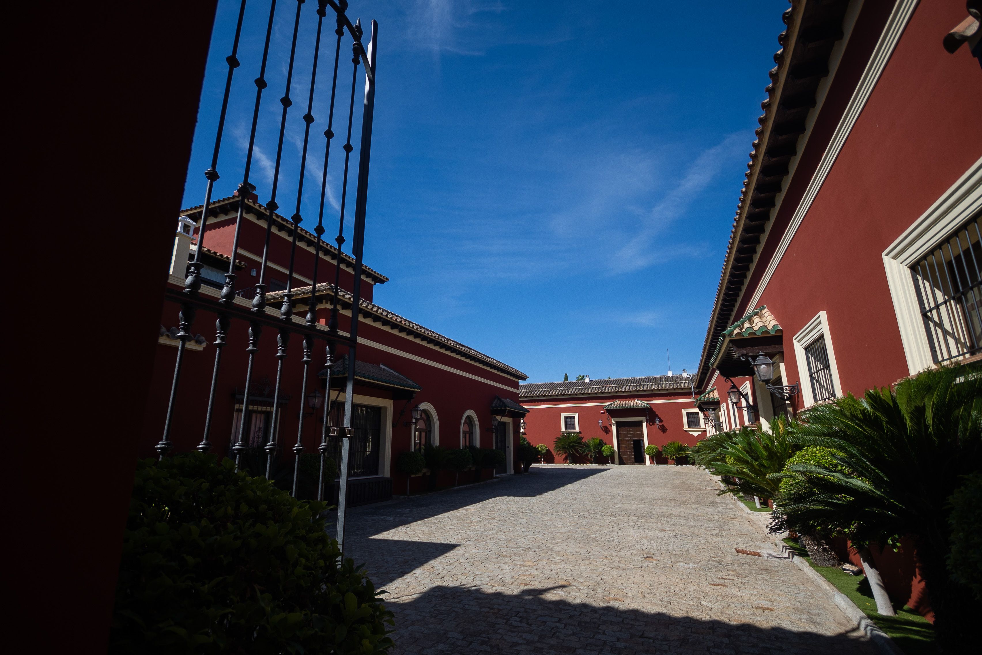 Villa del Duque, en su día de los Ruiz-Mateos, propietarios de Rumasa. Villa del Duque, en su día de los Ruiz-Mateos, propietarios de Rumasa.
