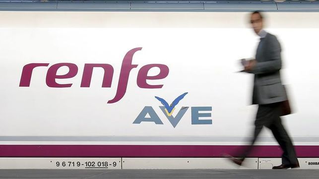 Un tren AVE en Andalucía, aunque no llegará a Cádiz. "Deslocalizadores natos", de Lola Sanisidro.