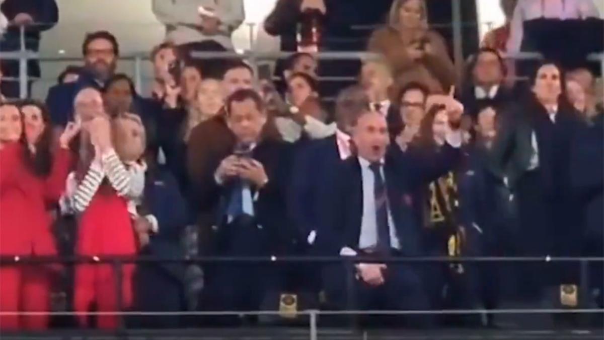 Rubiales se toca sus partes durante la victoria de la selección de fútbol femenino en Australia.