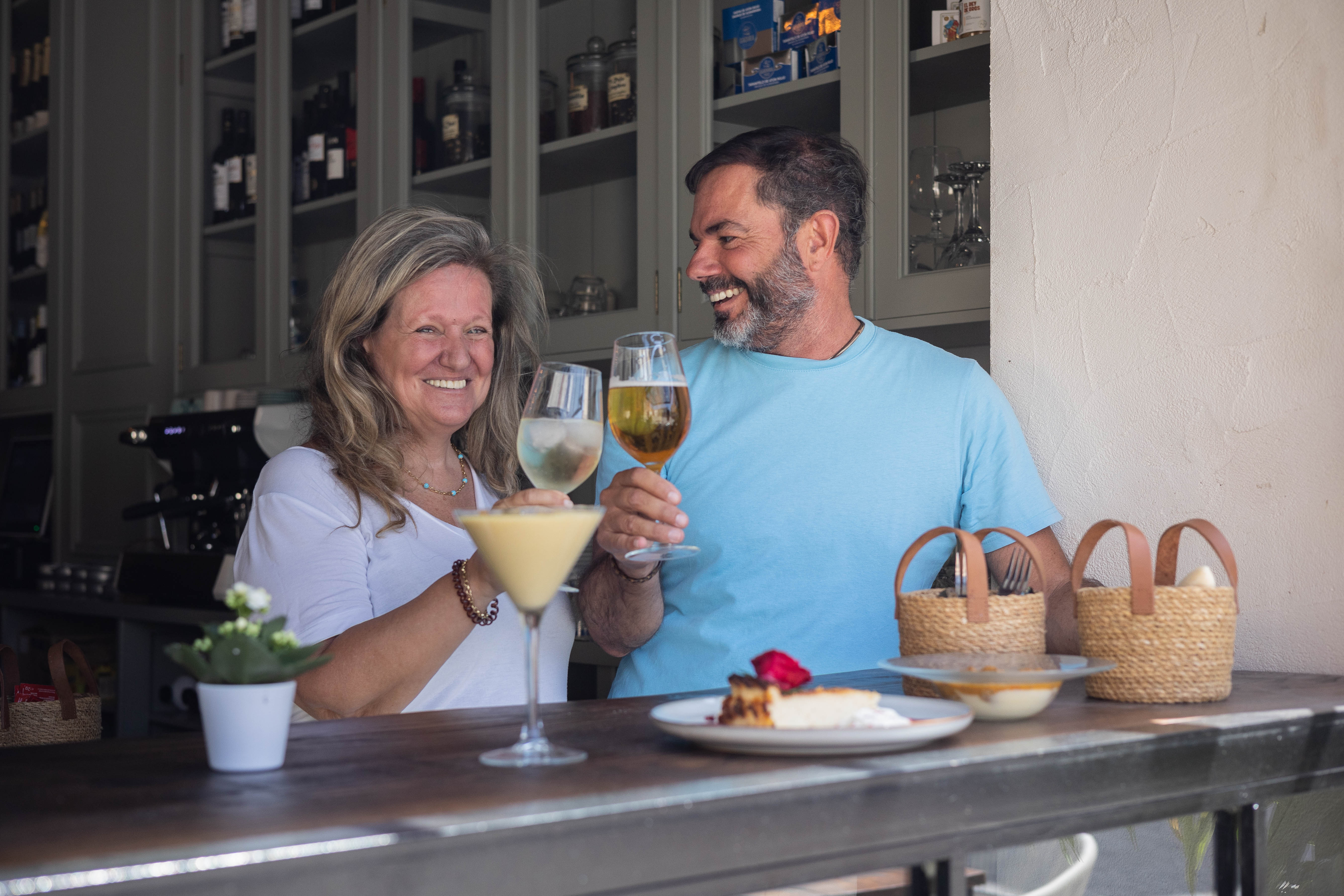 Antonio y Maribel, dos de los amigos fundadores del local. 