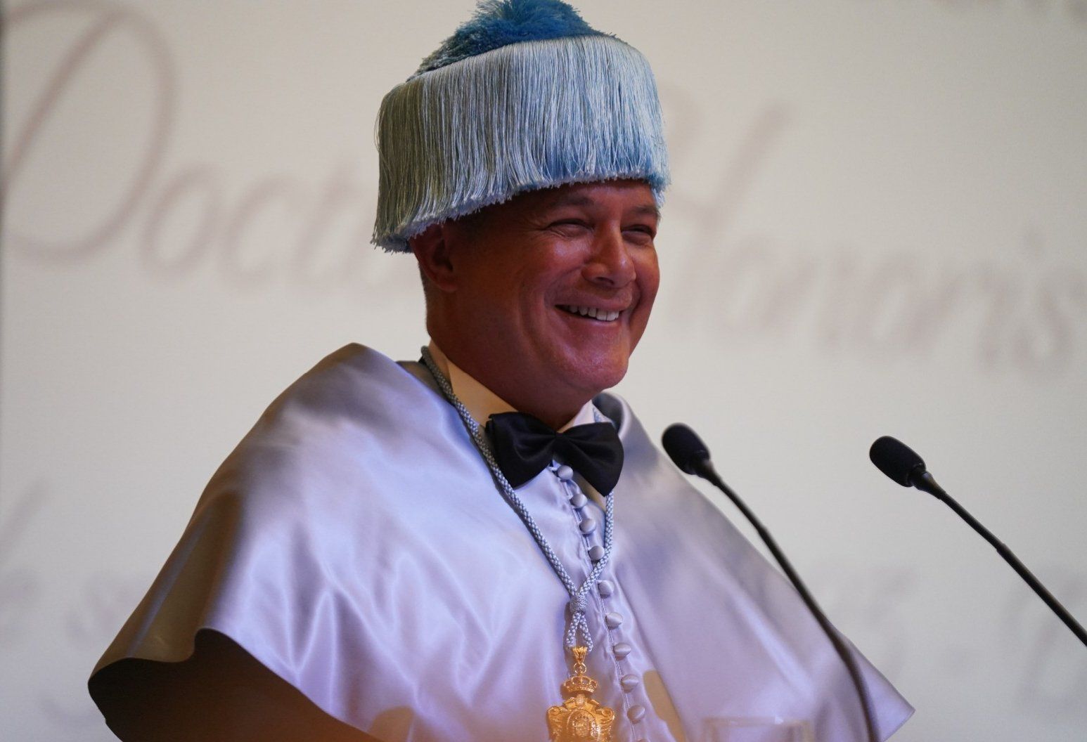 Alejandro Sanz durante su investidura.