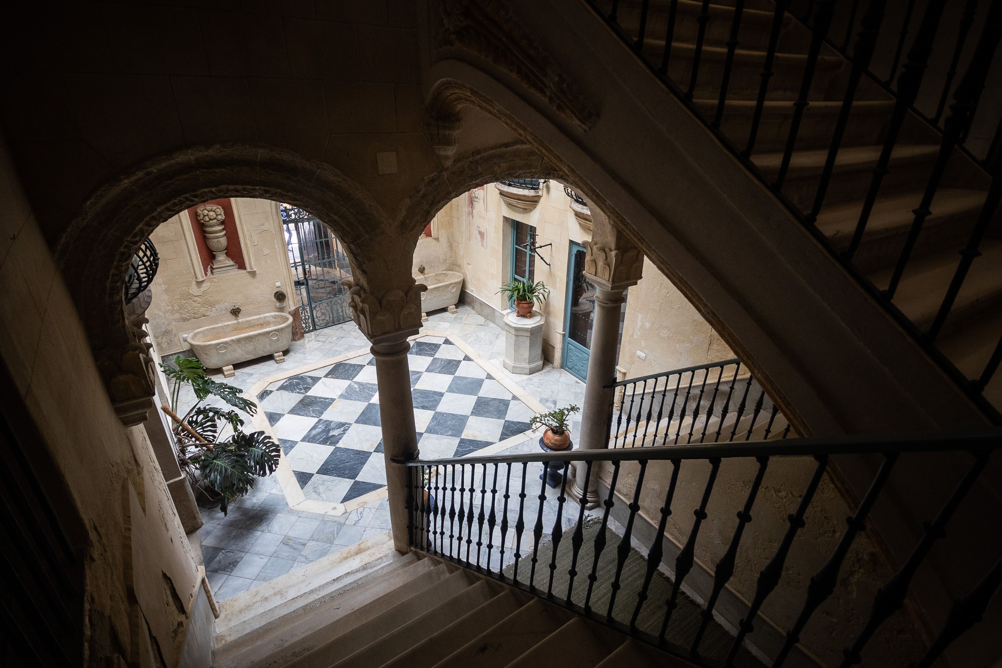 Portal de la casa palacio ubicada en Cádiz. 