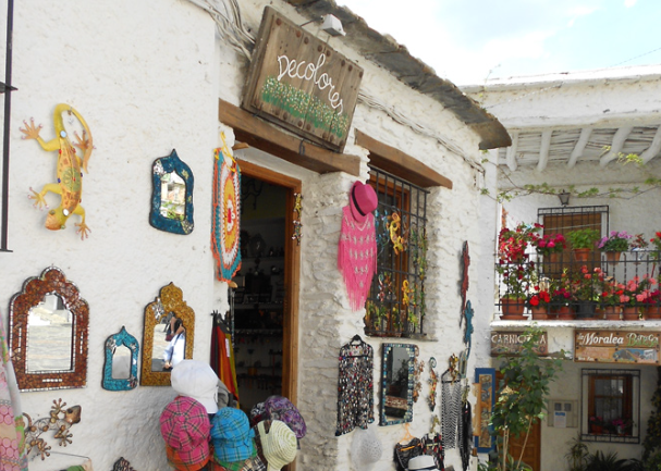 Artesanía local. TURISMO
