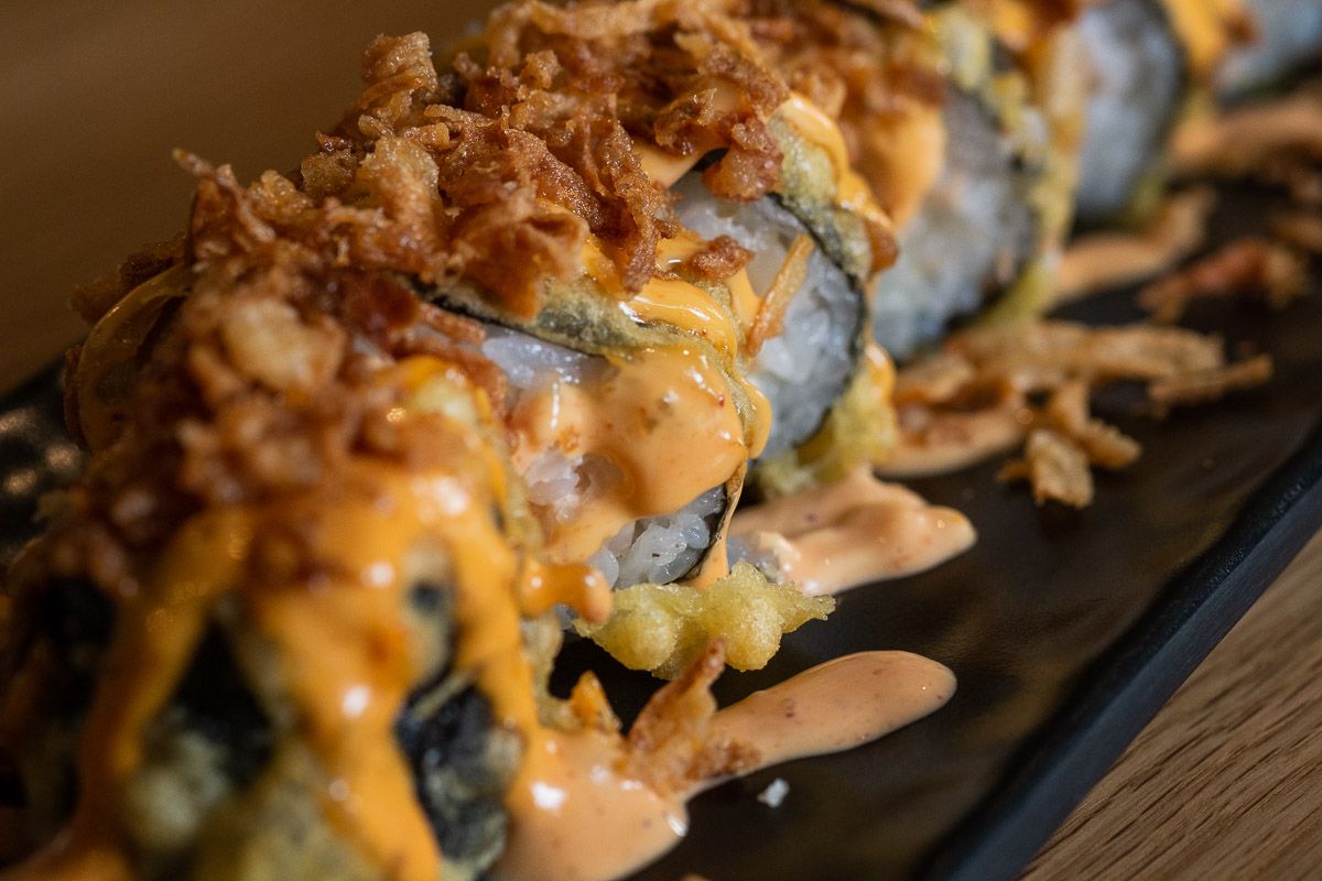 Pollo crispy roll de Sushipanda. FOTO: MANU GARCÍA