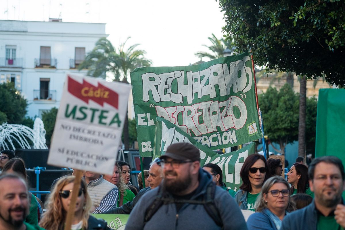 Marea Verde Jerez va a solicitar al Ayuntamiento una rotonda a nombre de la escuela pública.