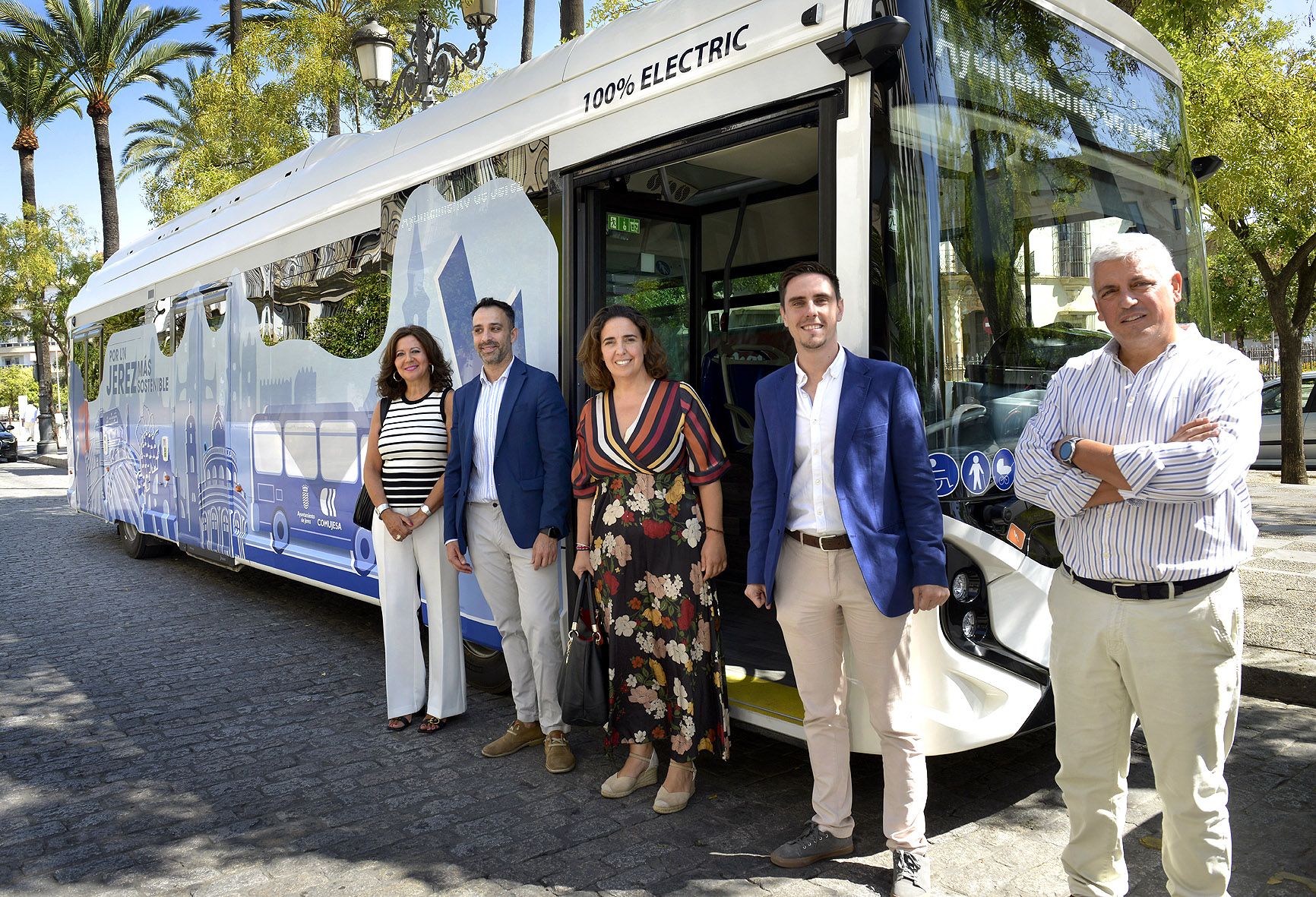 Autobús eléctrico expuesto en Jerez.