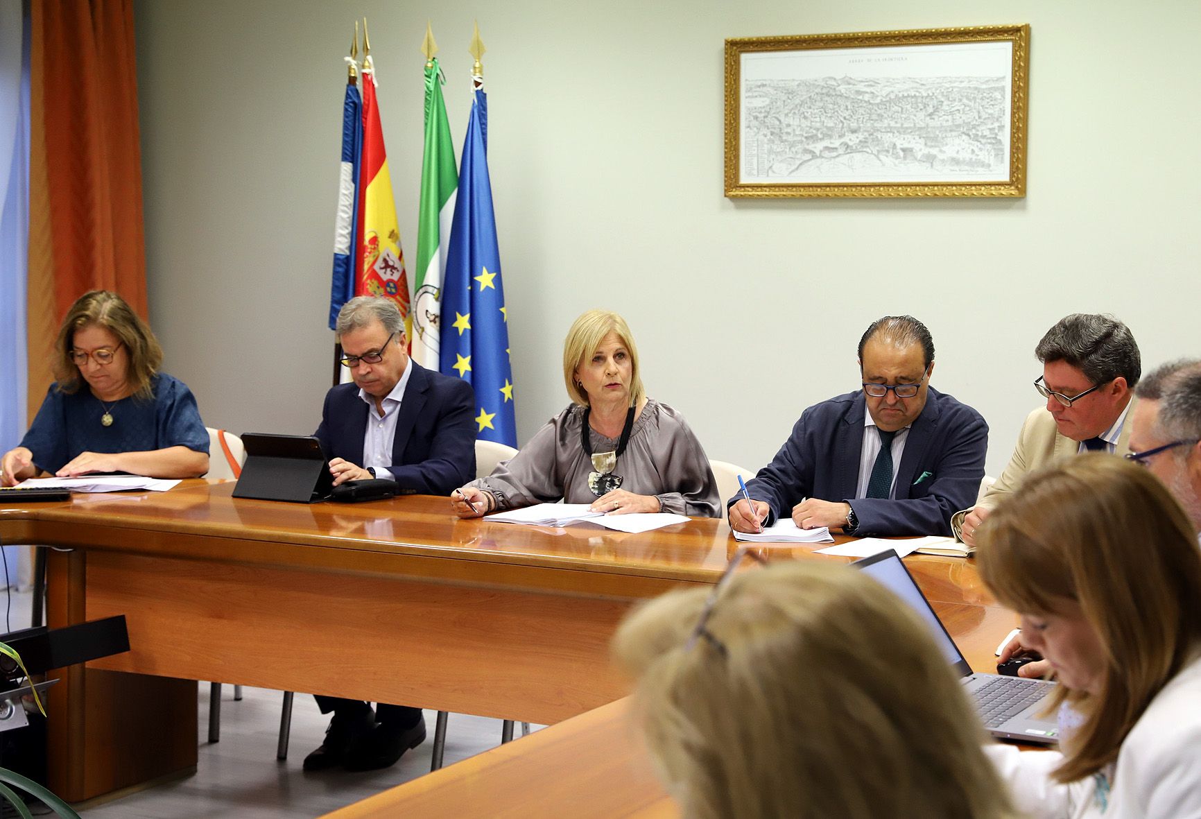 María José García-Pelayo, con Francisco Zurita, delegado de Cultura, en el Patronato de Fundarte.