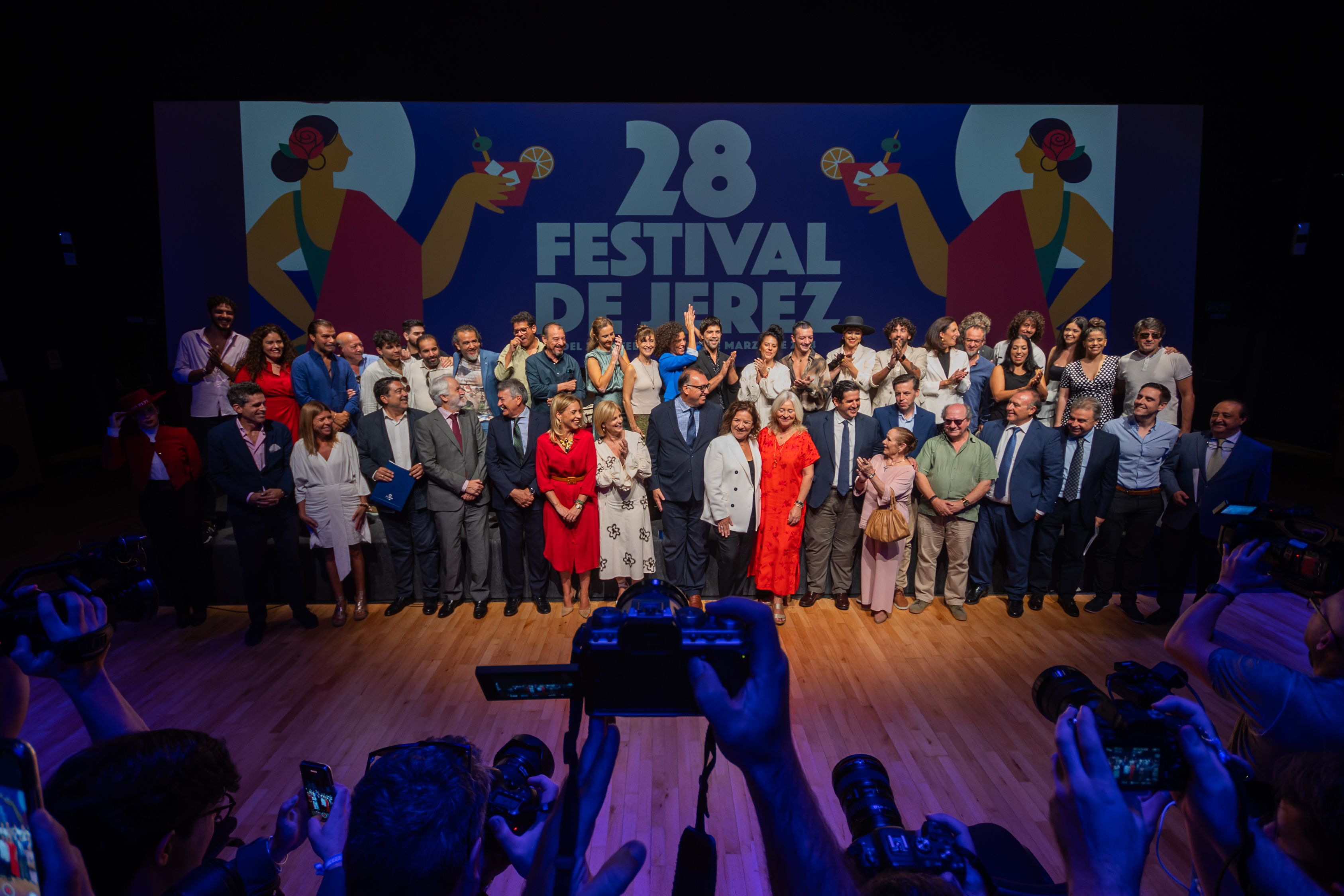 Foto de familia tras la presentación del 28 Festival de Jerez de 2024.