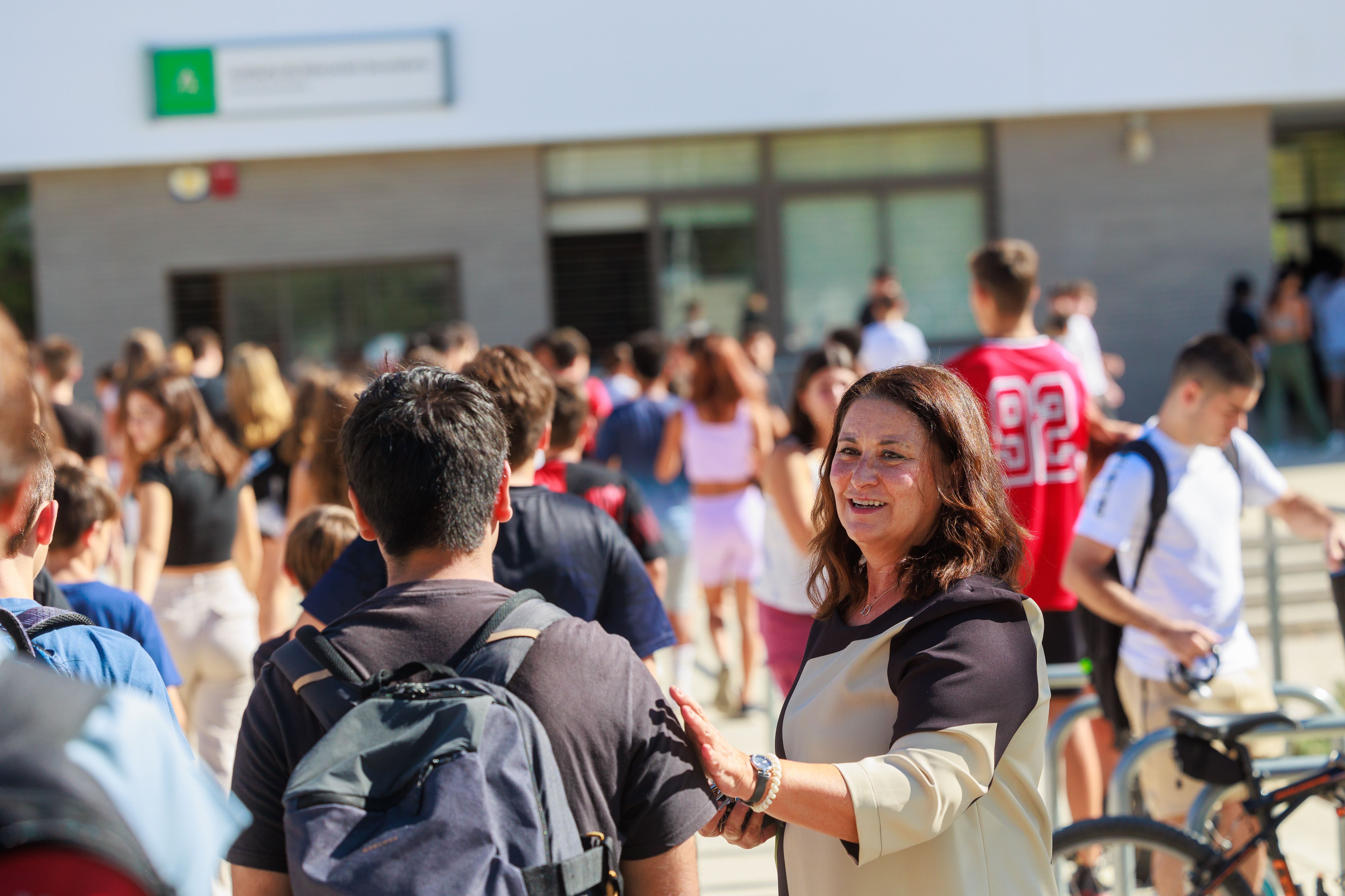 Imagen del IES Elena García Armada de Jerez en su vuelta a las clases tras la agresión. Imagen del IES Elena García Armada de Jerez en su vuelta a las clases tras la agresión.