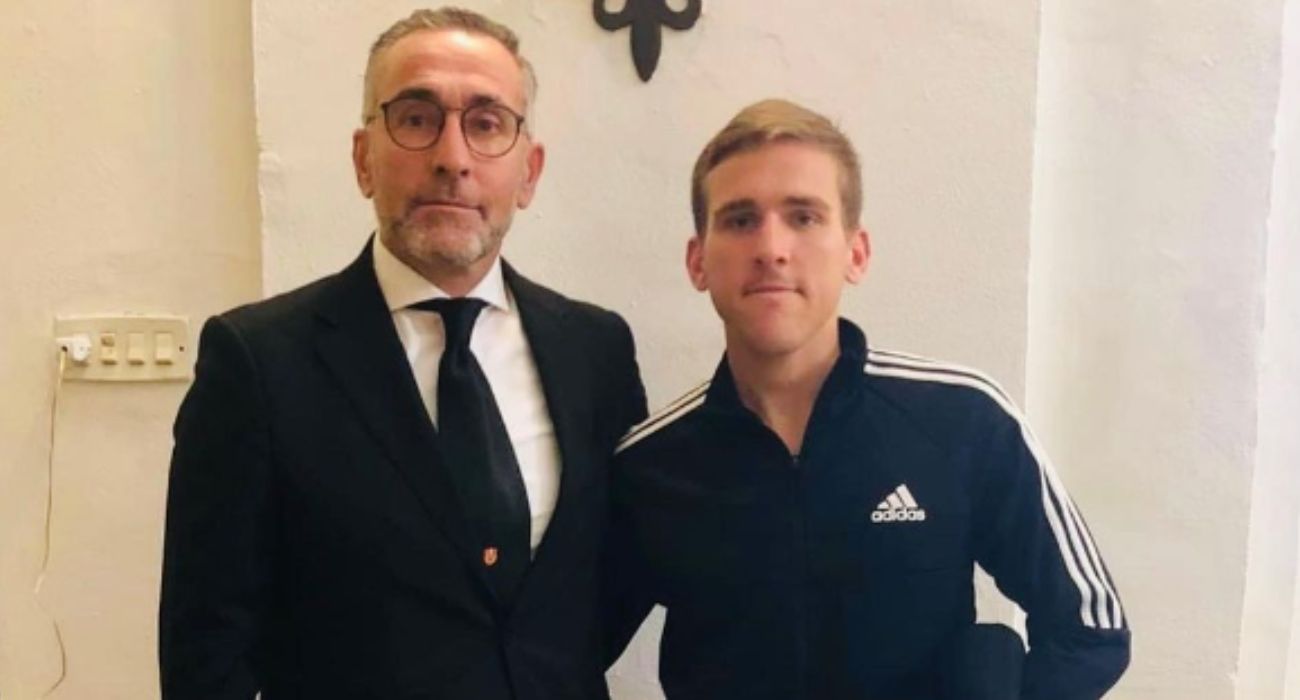 Tomás Sampalo, junto a su hijo Pablo Jesús, que ha perdido tristemente la vida mientras hacía deporte. Tomás Sampalo, junto a su hijo Pablo Jesús, que ha perdido tristemente la vida mientras hacía deporte.