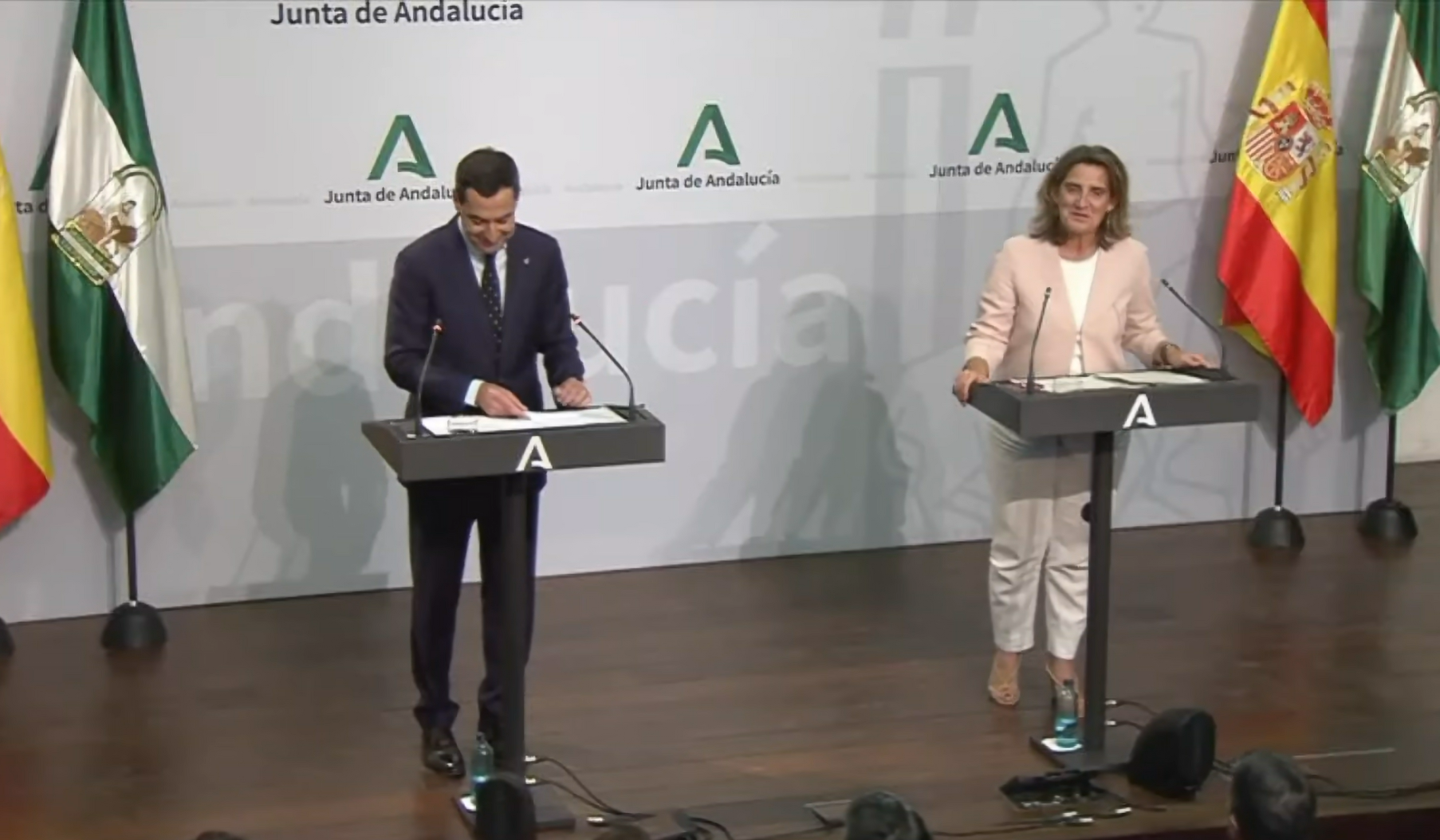 Imagen de la rueda de prensa conjunta entre Juanma Moreno y Teresa Ribera. Imagen de la rueda de prensa conjunta entre Juanma Moreno y Teresa Ribera.