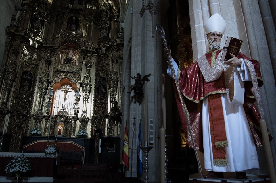 La nueva imagen de san Dionisio Aeropagita en el templo consagrado a él. 