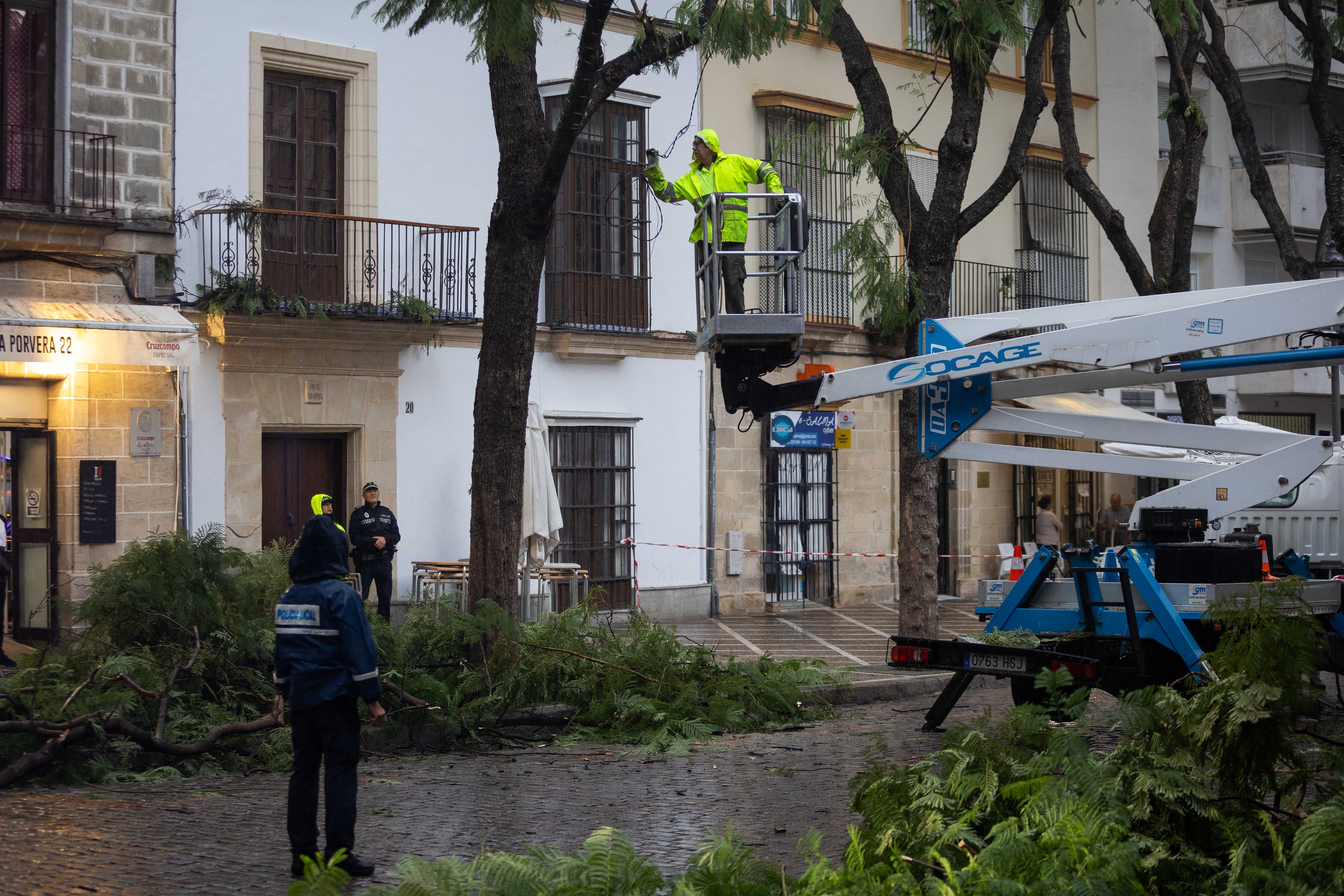 ‘Ciarán’, una fuerte borrasca que traerá posibles lluvias y sobre todo frío. En la imagen, resaca del paso de 'Bernard' por Jerez.