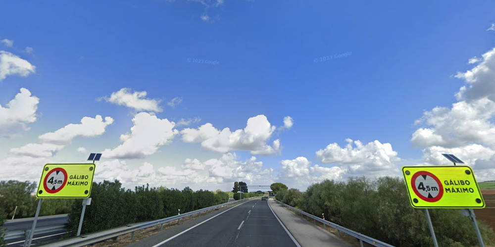 La autopista AP-4, entre Sevilla y Cádiz, en una imagen de Google Maps. La autopista AP-4, entre Sevilla y Cádiz, en una imagen de Google Maps.