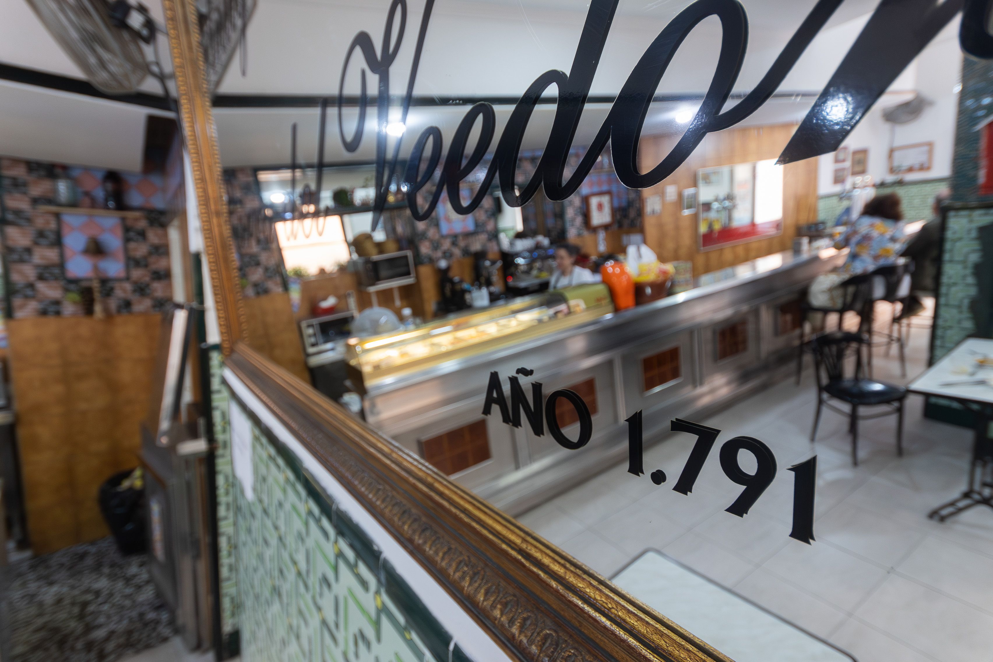 BAR EL VEEDOR 12