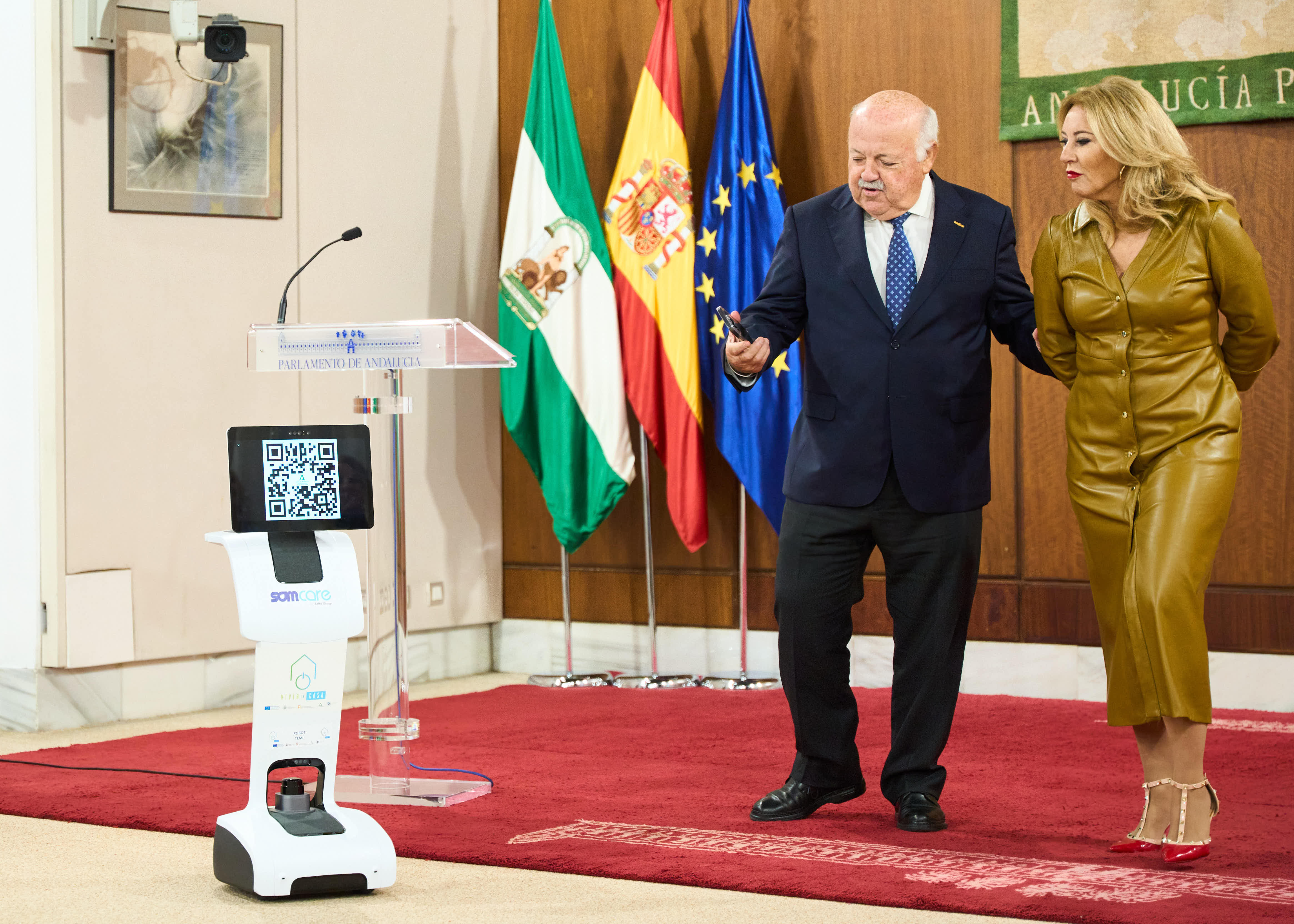 Un robot ha sido el encargado de presentar el presupuesto de Andalucía. Un robot ha sido el encargado de presentar el presupuesto de Andalucía.