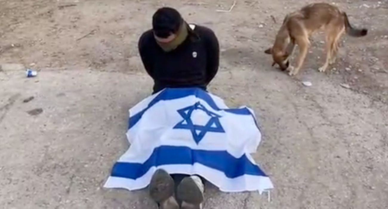 Uno de los muchos palestinos que está sufriendo las consecuencias del reto lanzado por soldados de Israel. Uno de los muchos palestinos que está sufriendo las consecuencias del reto lanzado por soldados de Israel.