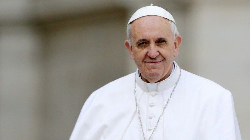 El Papa Francisco fue criticado por el sacerdote Antonio Diufaín. El Papa Francisco fue criticado por el sacerdote Antonio Diufaín.
