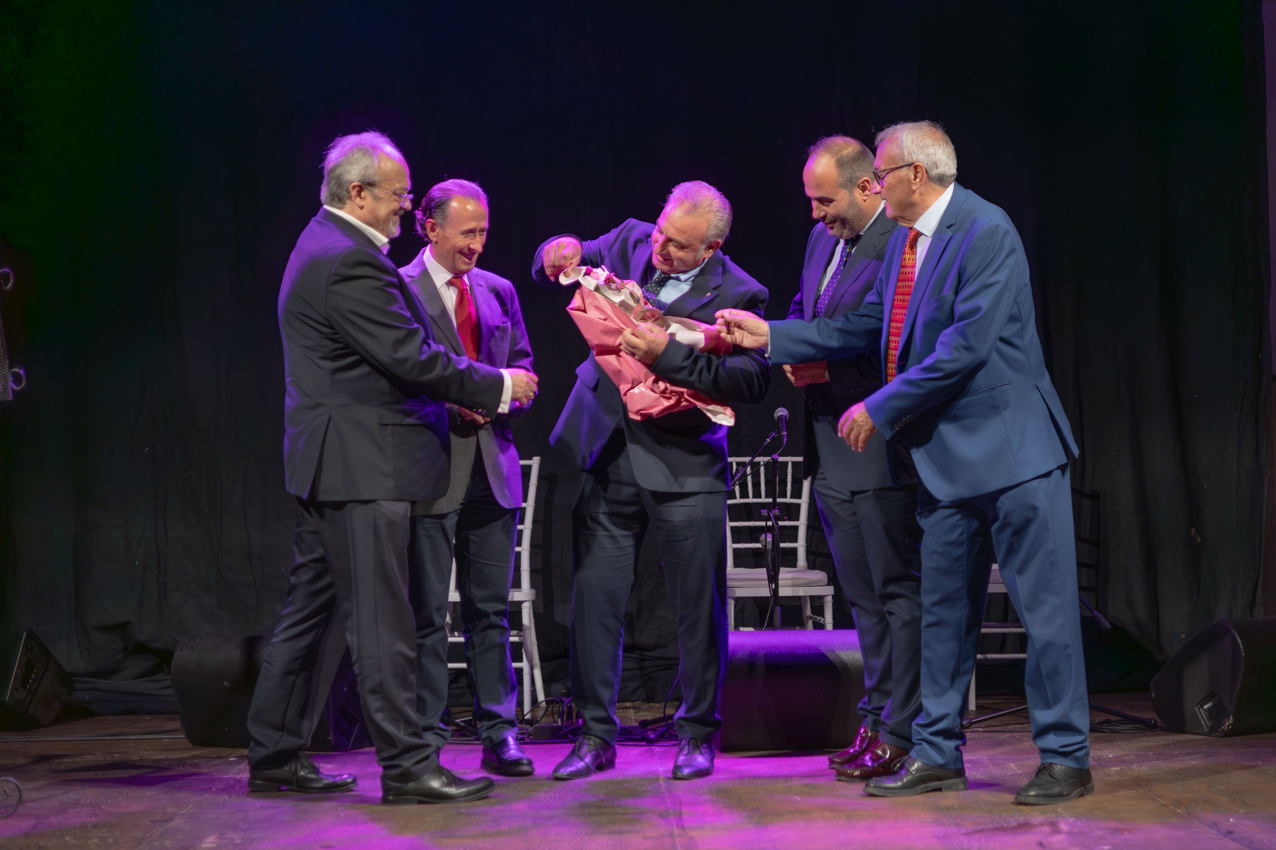 La Peña Flamenca Chiclanera recibía el cariño del tejido asociativo flamenco de la provincia para celebrar su 50 aniversario
