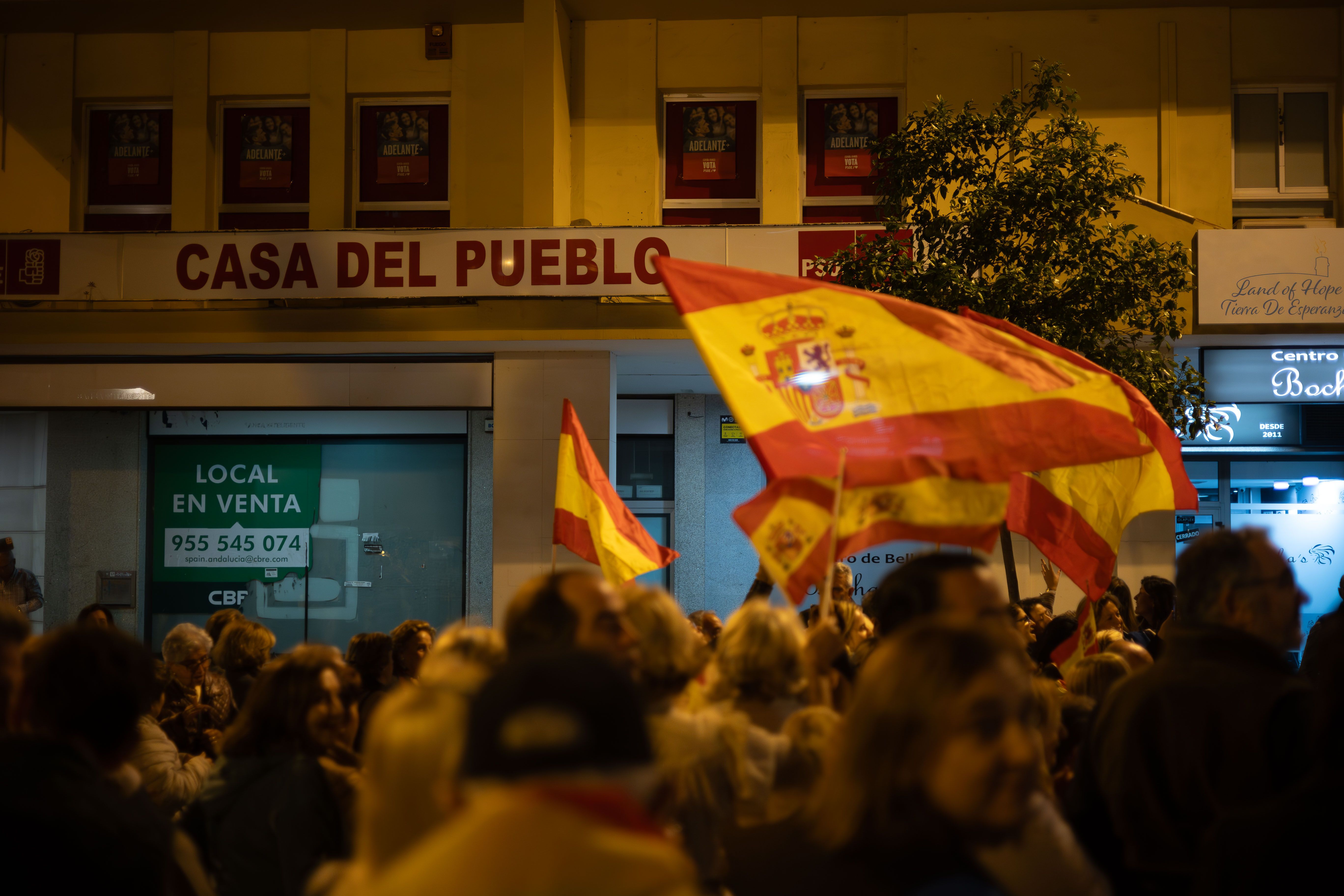 Concentración en Jerez frente a la sede del PSOE. Concentración en Jerez frente a la sede del PSOE.