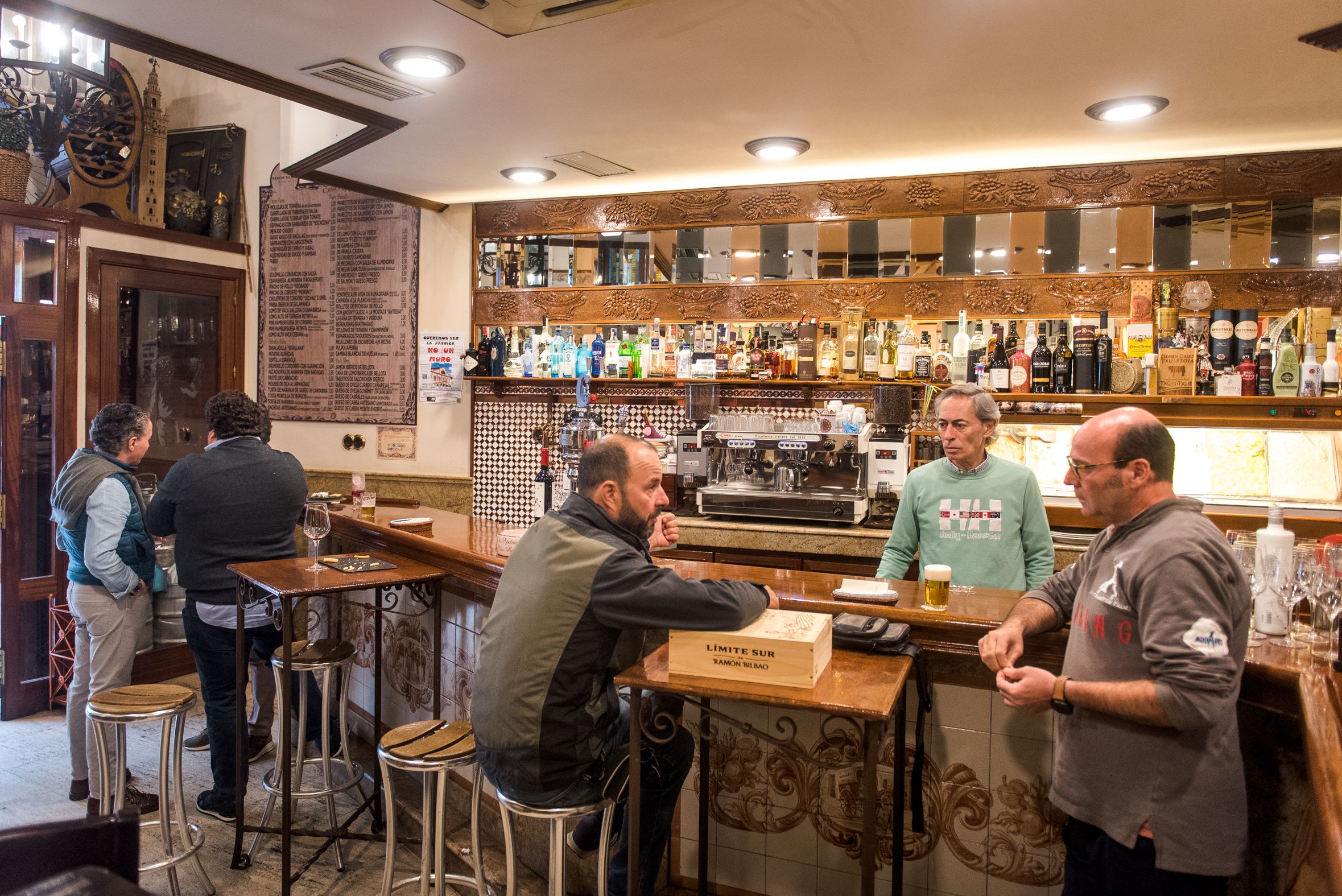 Casa Pepe, uno de los sitios que no perderse en la avenida de Miraflores, en Sevilla.
