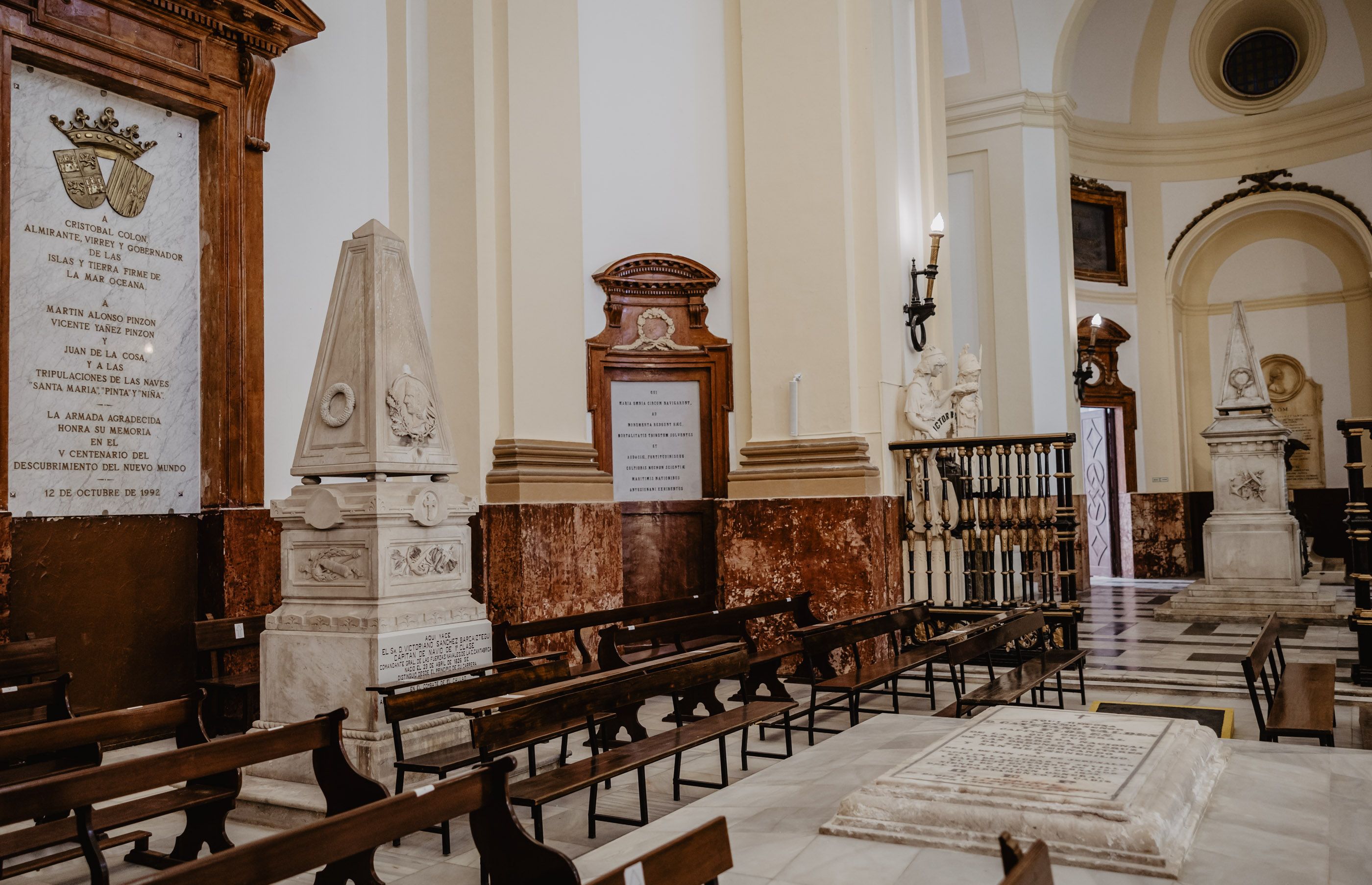 Símbolos masones en el panteón.