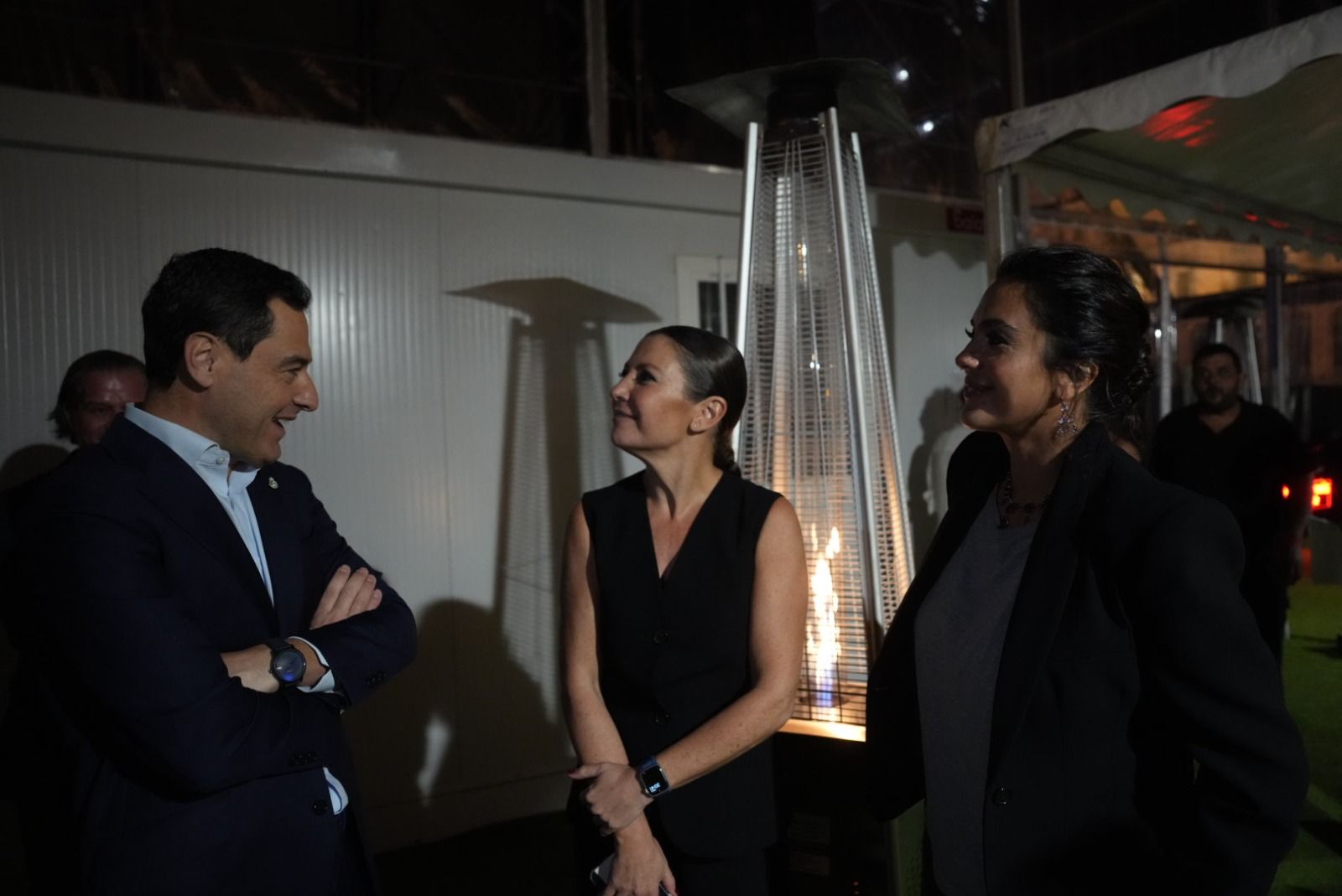 Juanma Moreno, con Sara Baras, en la gala 'El flamenco es universal'.