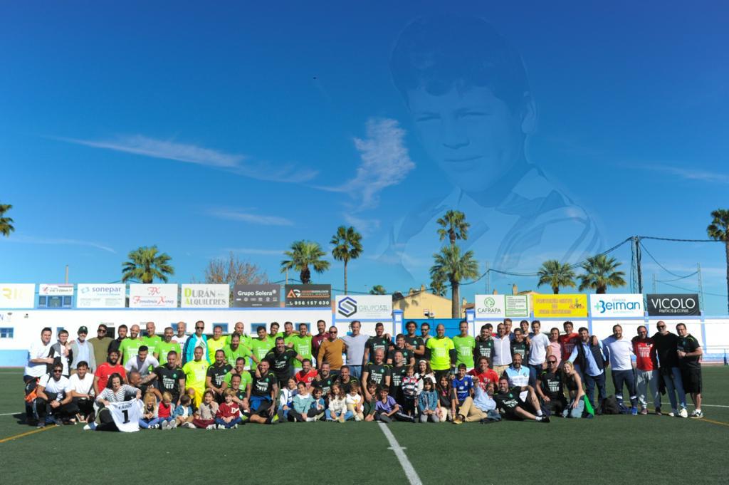 Amigos y antiguos compañeros de Tato Collantes se juntaron en Guadalcacín para rendirle homenaje.