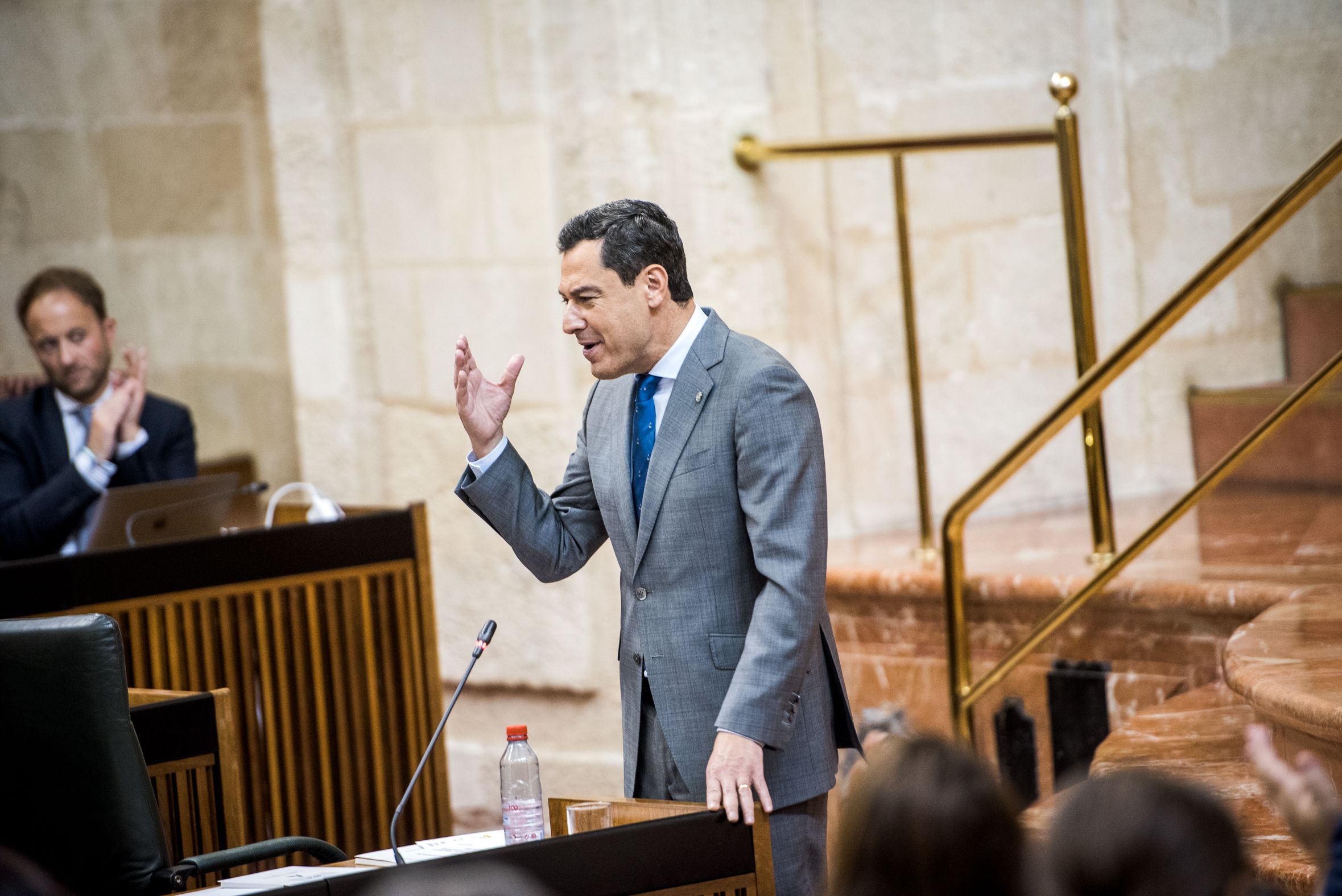 El presidente de la Junta de Andalucía, Juanma Moreno, durante su intervención en el Parlamento. El presidente de la Junta de Andalucía, Juanma Moreno, durante su intervención en el Parlamento.
