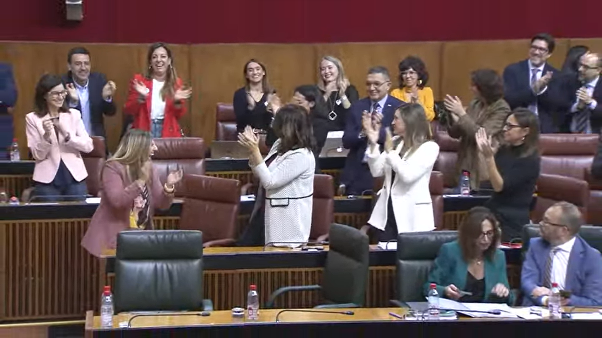 Momento de aplausos en el PSOE. Momento de aplausos en el PSOE.