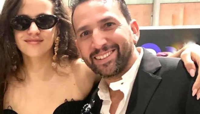 Javier Peña, junto a Rosalía.