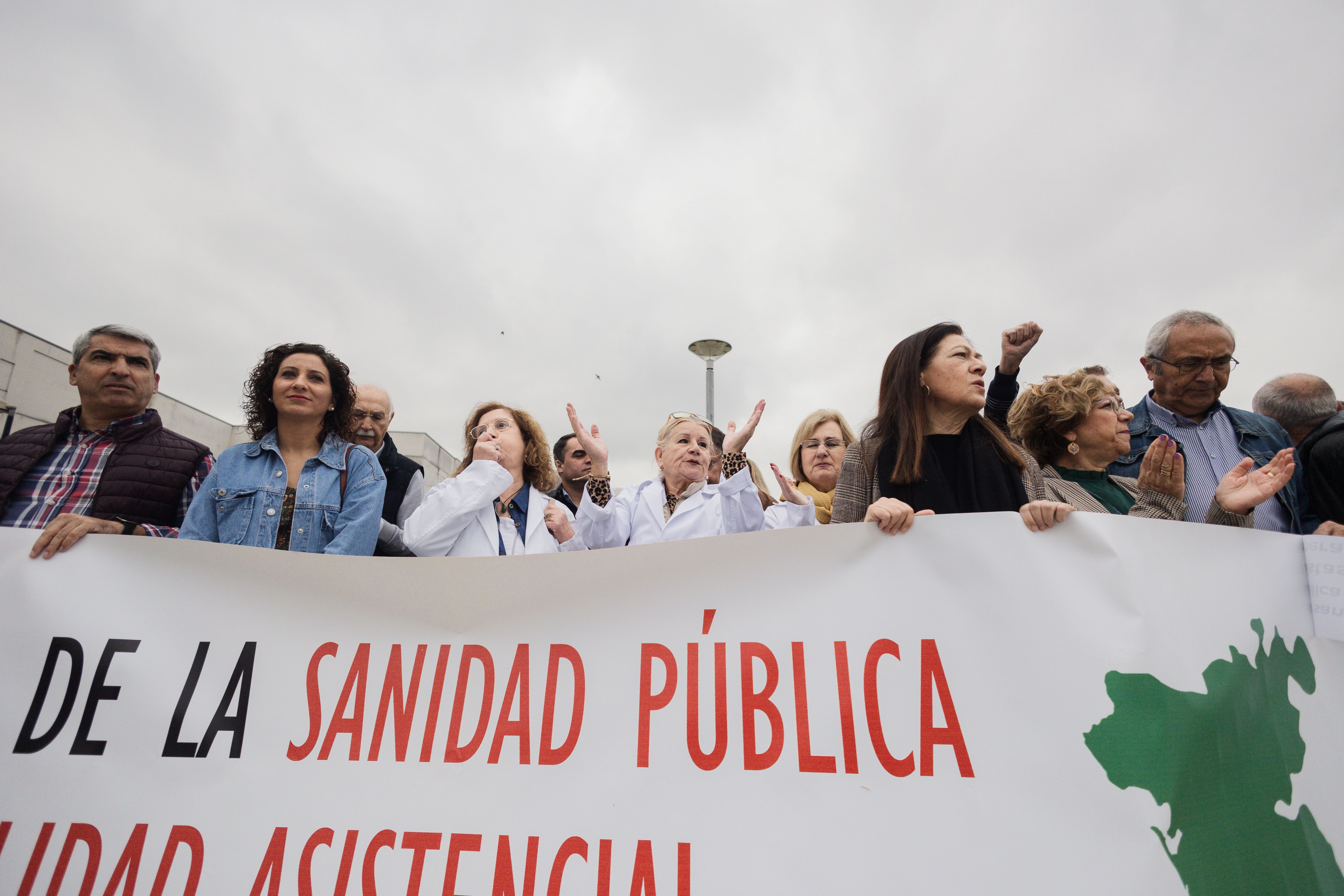María durante la concentración contra las listas de espera. 