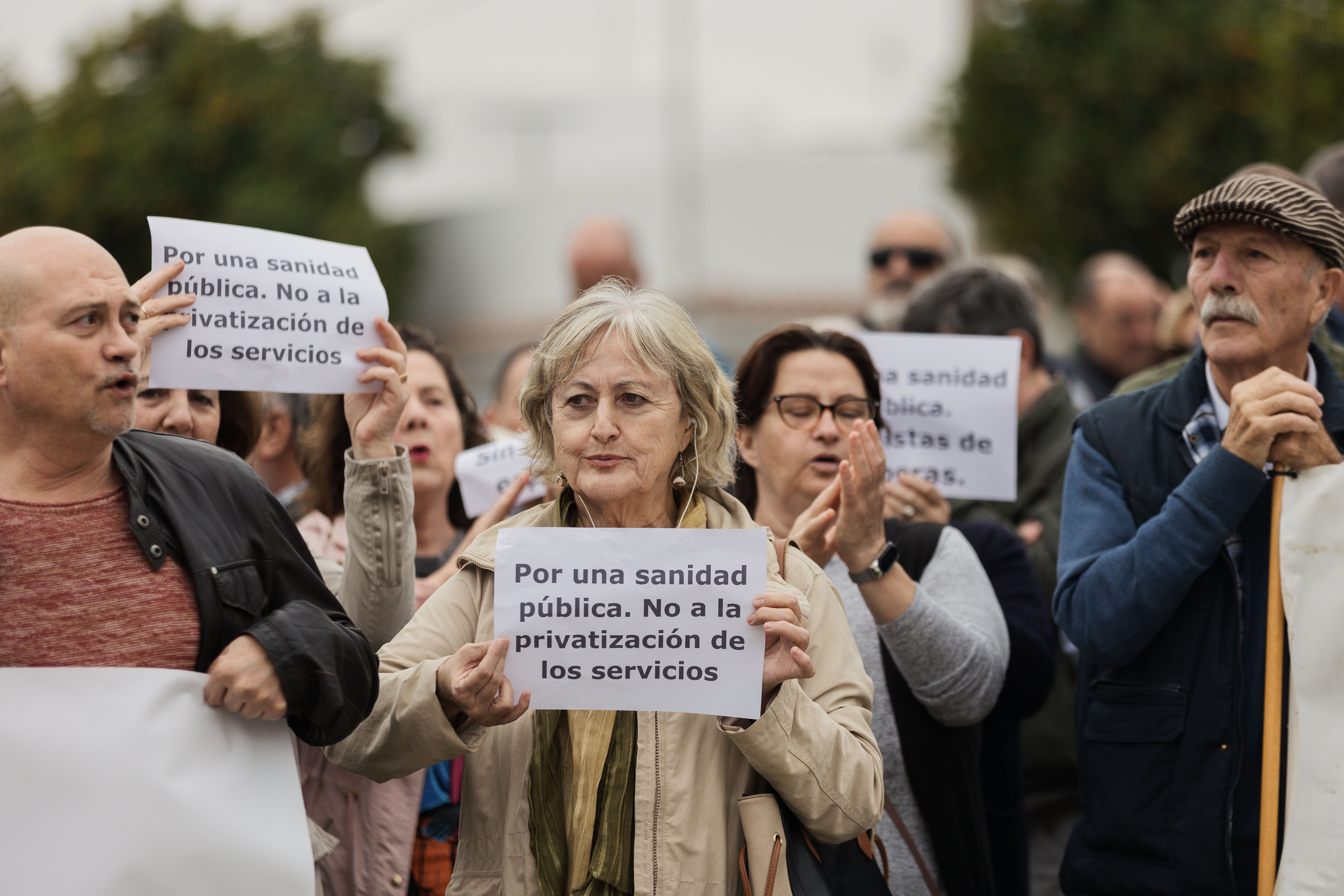 Usuarios, sindicatos y colectivos unen sus voces en esta lucha. 