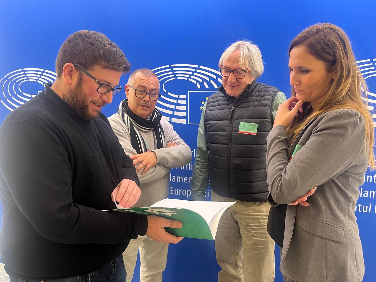 La portavoz de Adelante Andalucía Jerez, Elena Zurita, ha viajado a Bruselas para exponer en el Parlamento Europeo el caso de la rehabilitación de La Asunción.