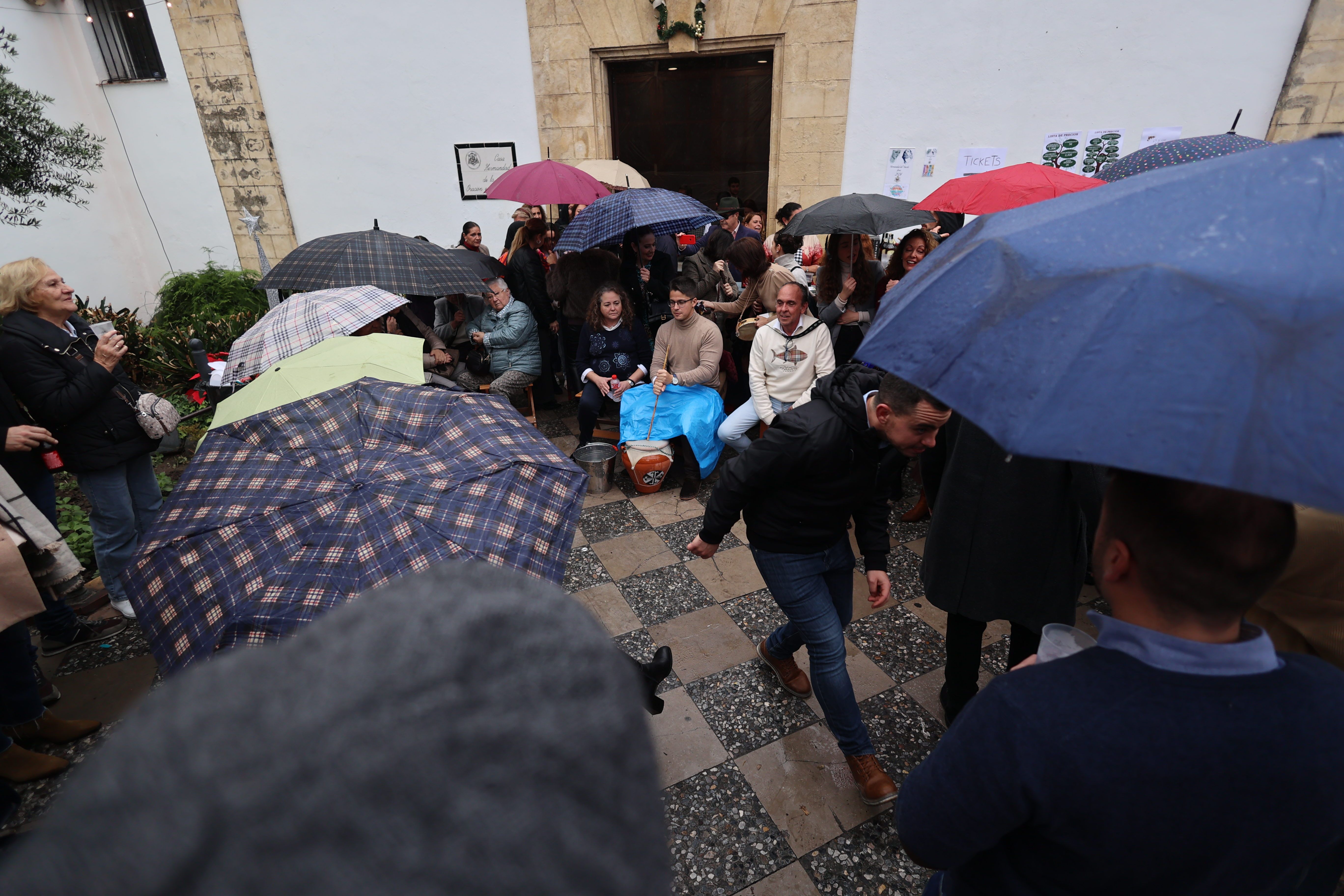 Zambomba de la Oración en el Huerto en la Alameda Cristina. Zambomba de la Oración en el Huerto en la Alameda Cristina.