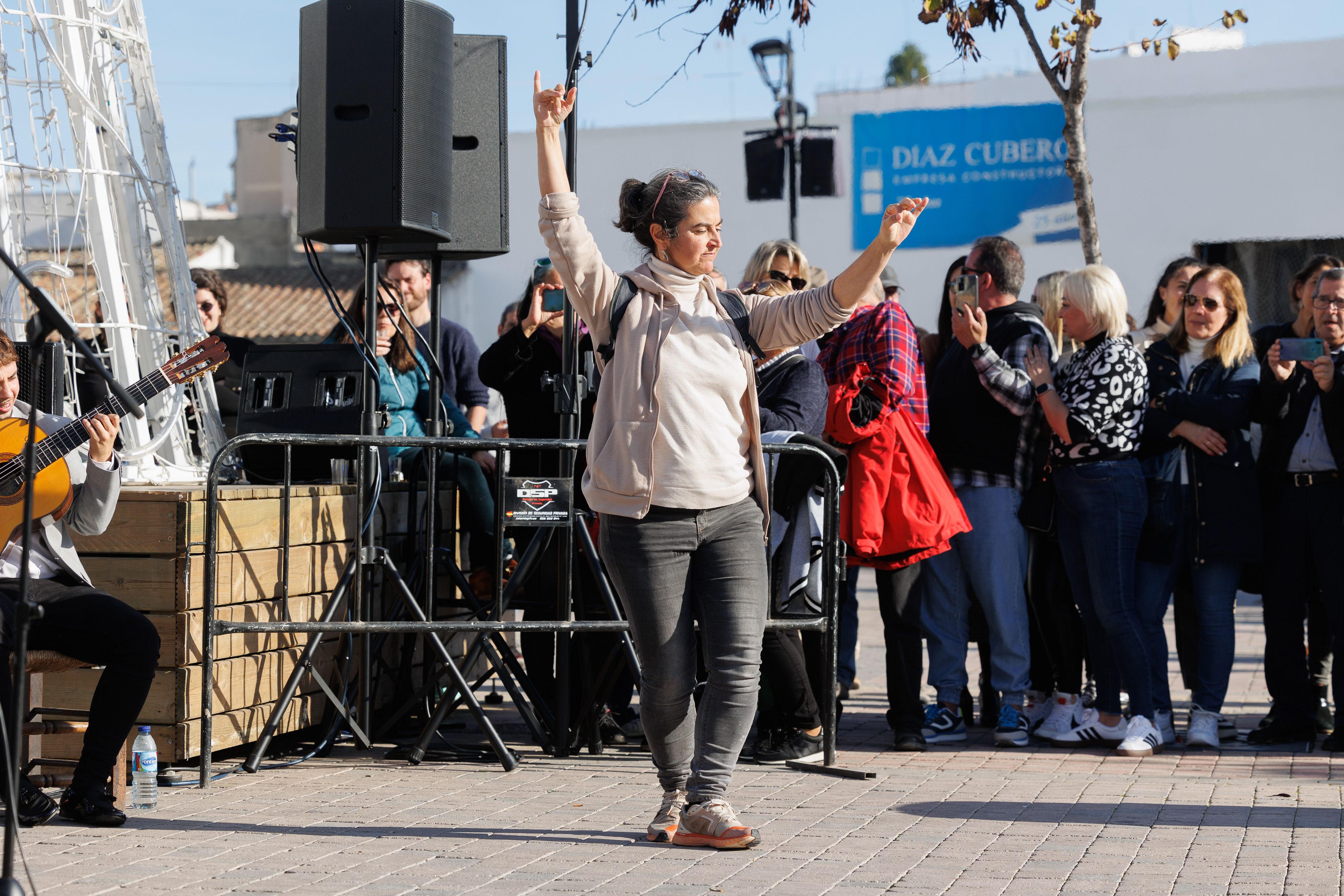 Zambomba BIC en la plaza Belén.