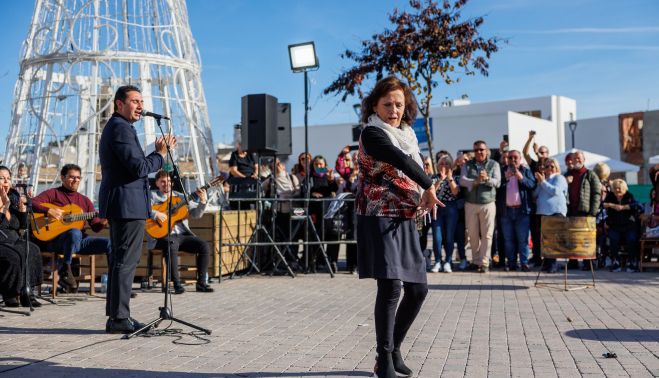 Zambomba BIC en la plaza Belén