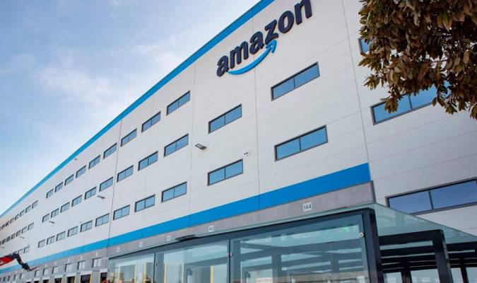 Fachada del centro logístico de Amazon en Dos Hermanas.