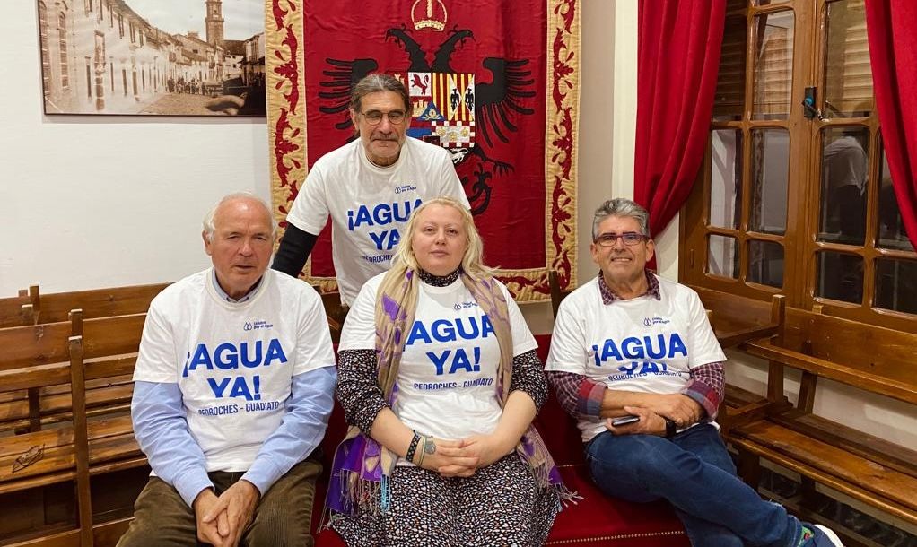 Paco Casero, Miguel Aparicio, Pedro Vera y María Eugenia Molero, en huelga de hambre por los problemas de agua en Córdoba. Paco Casero, Miguel Aparicio, Pedro Vera y María Eugenia Molero, en huelga de hambre por los problemas de agua en Córdoba.