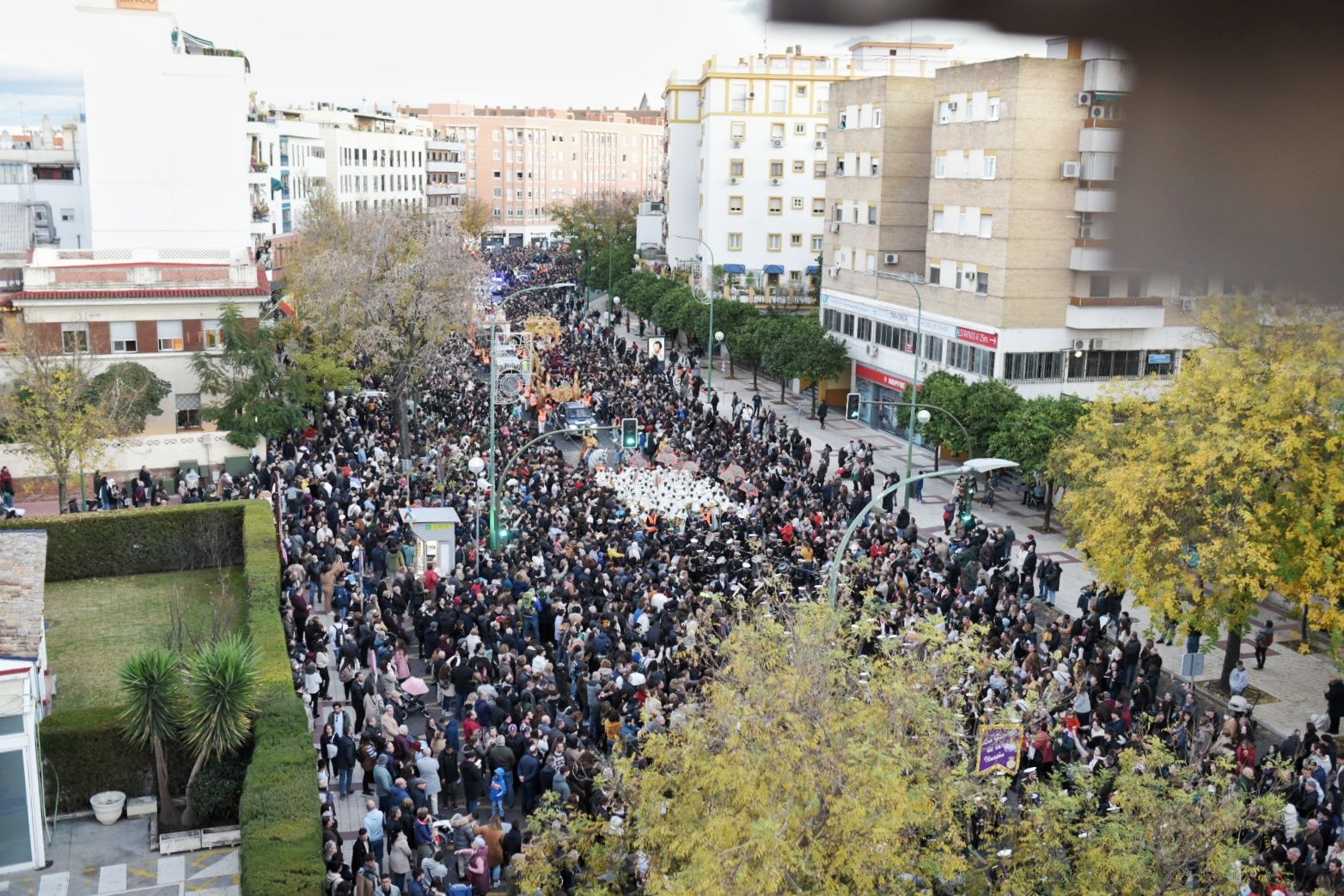 Salida de la cabalgata de los Reyes Magos en Sevilla.