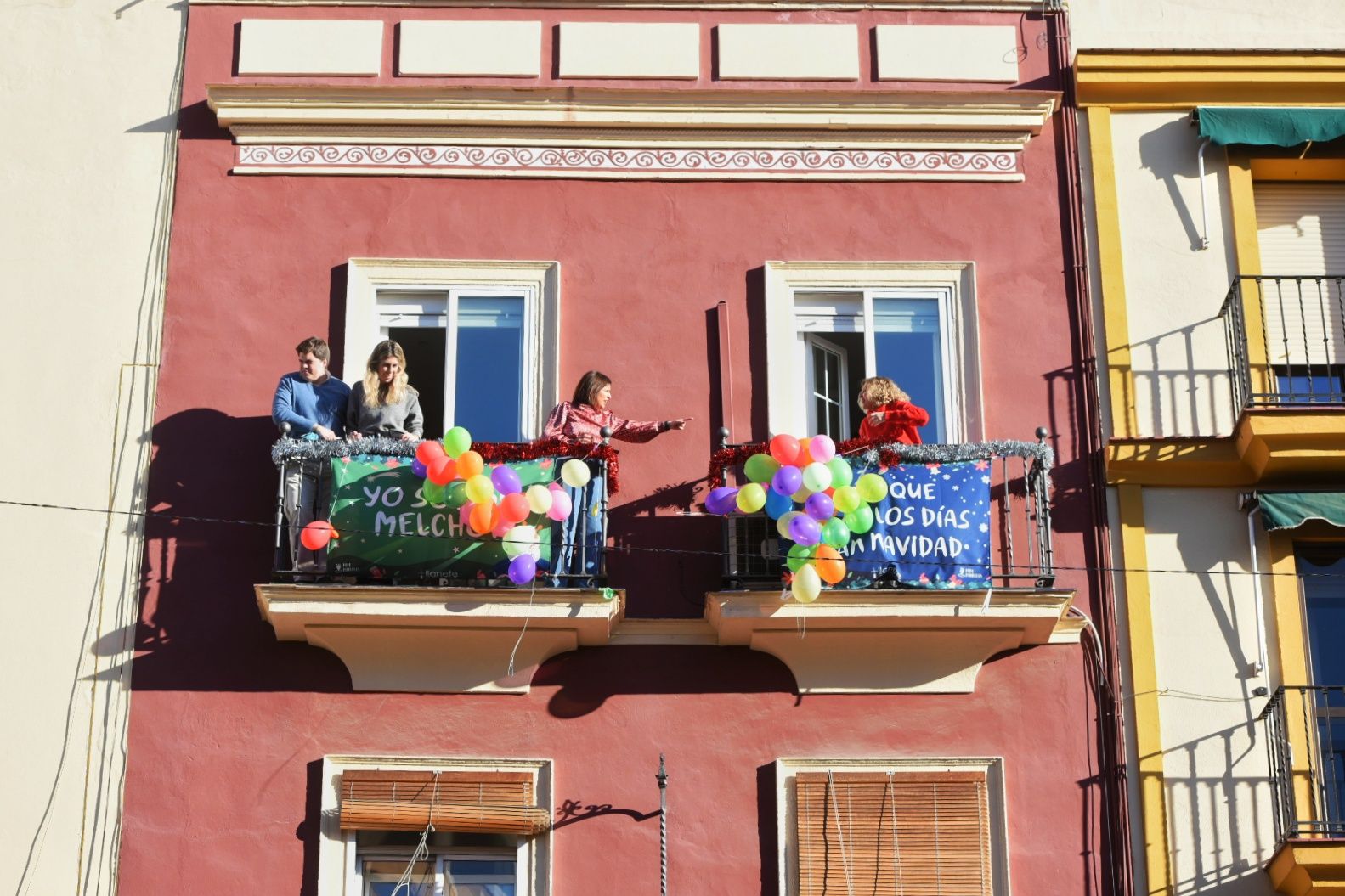 Salida de la cabalgata de los Reyes Magos en Sevilla.